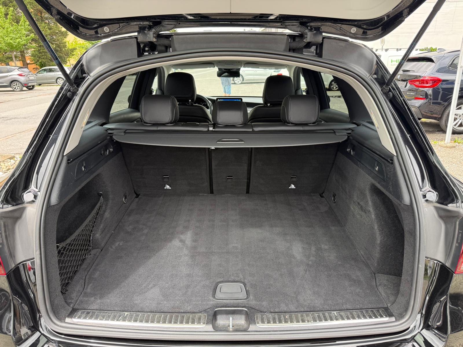 MERCEDES-BENZ GLC 220 d AMG Line 4m-image-10