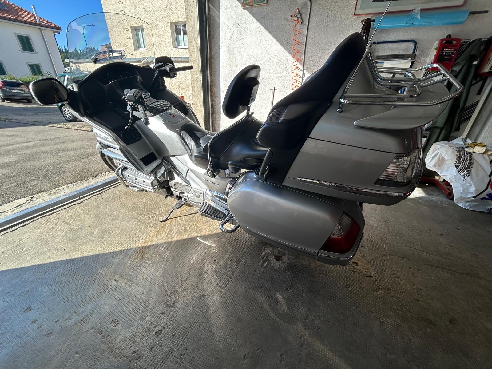 HONDA GL 1800 A Goldwing-image-1
