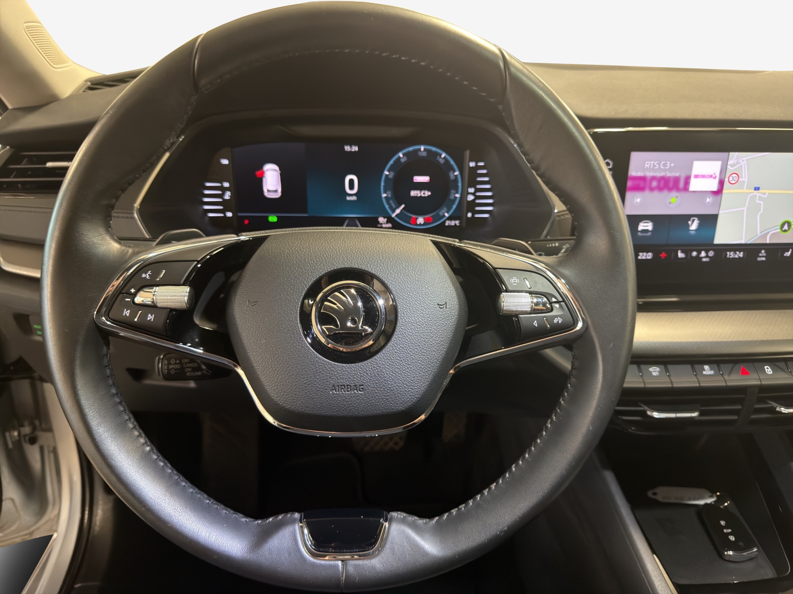 SKODA Octavia Combi 1.0 TSI mHEV DSG Ambition-image-9