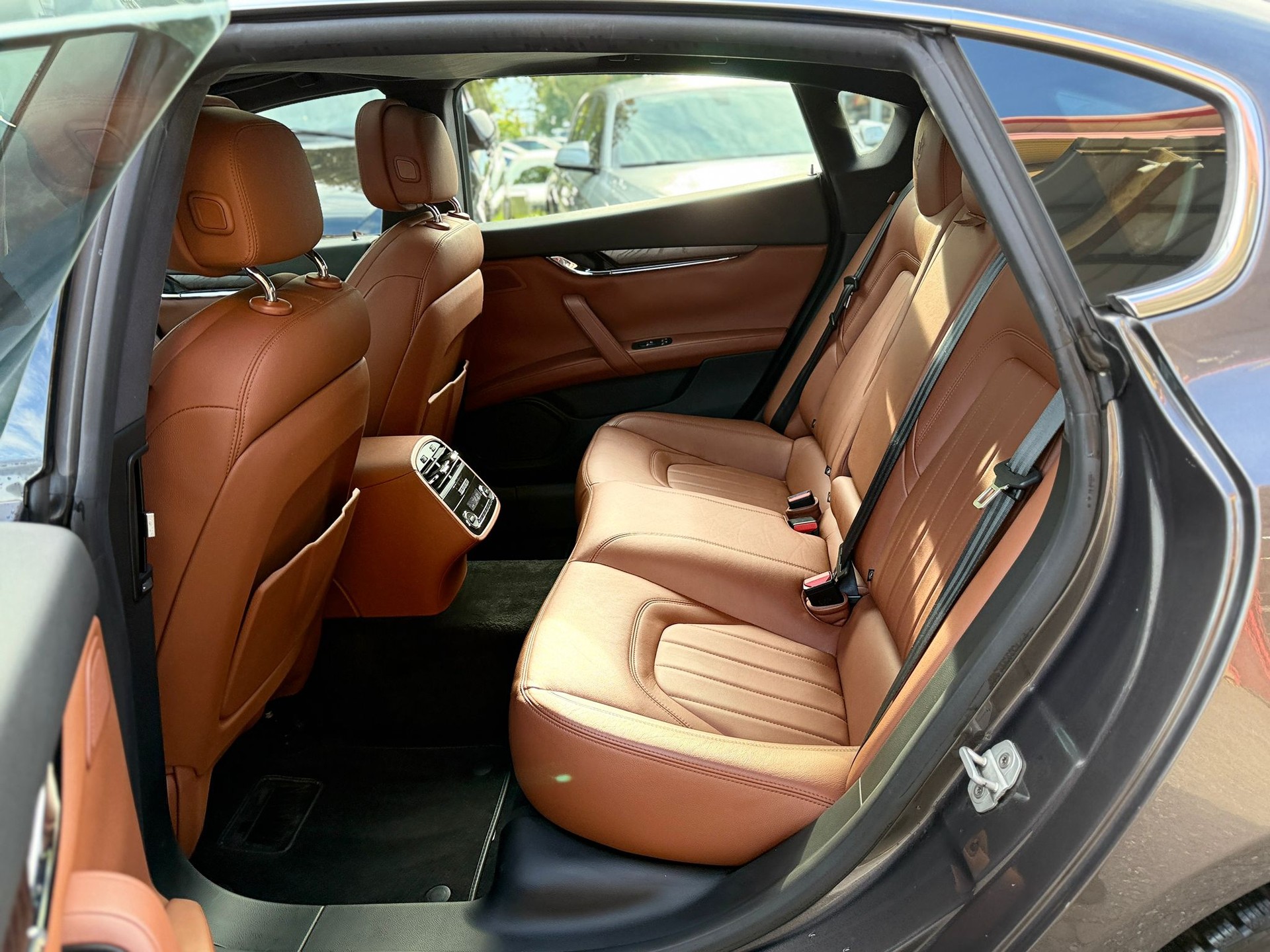 MASERATI QUATTROPORTE-image-10