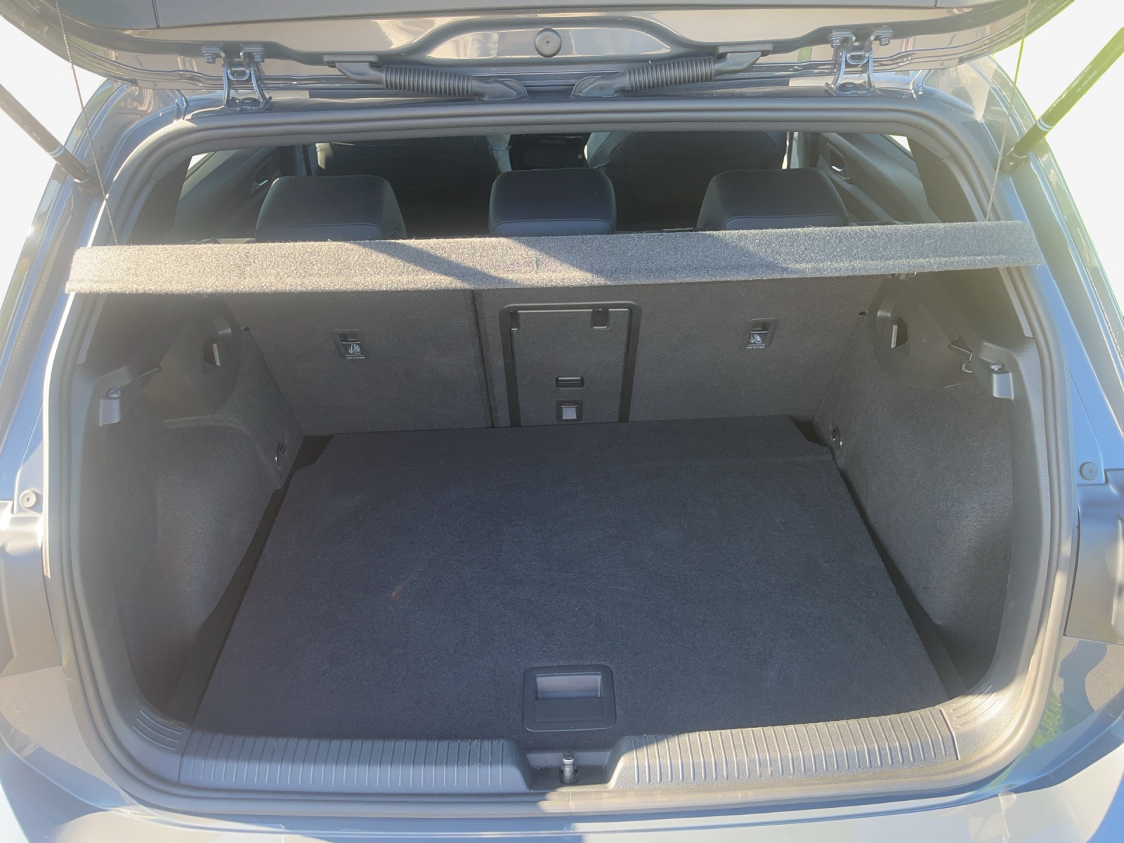 VW Golf 2.0 TSI R-Line DSG 4 Motion-image-12
