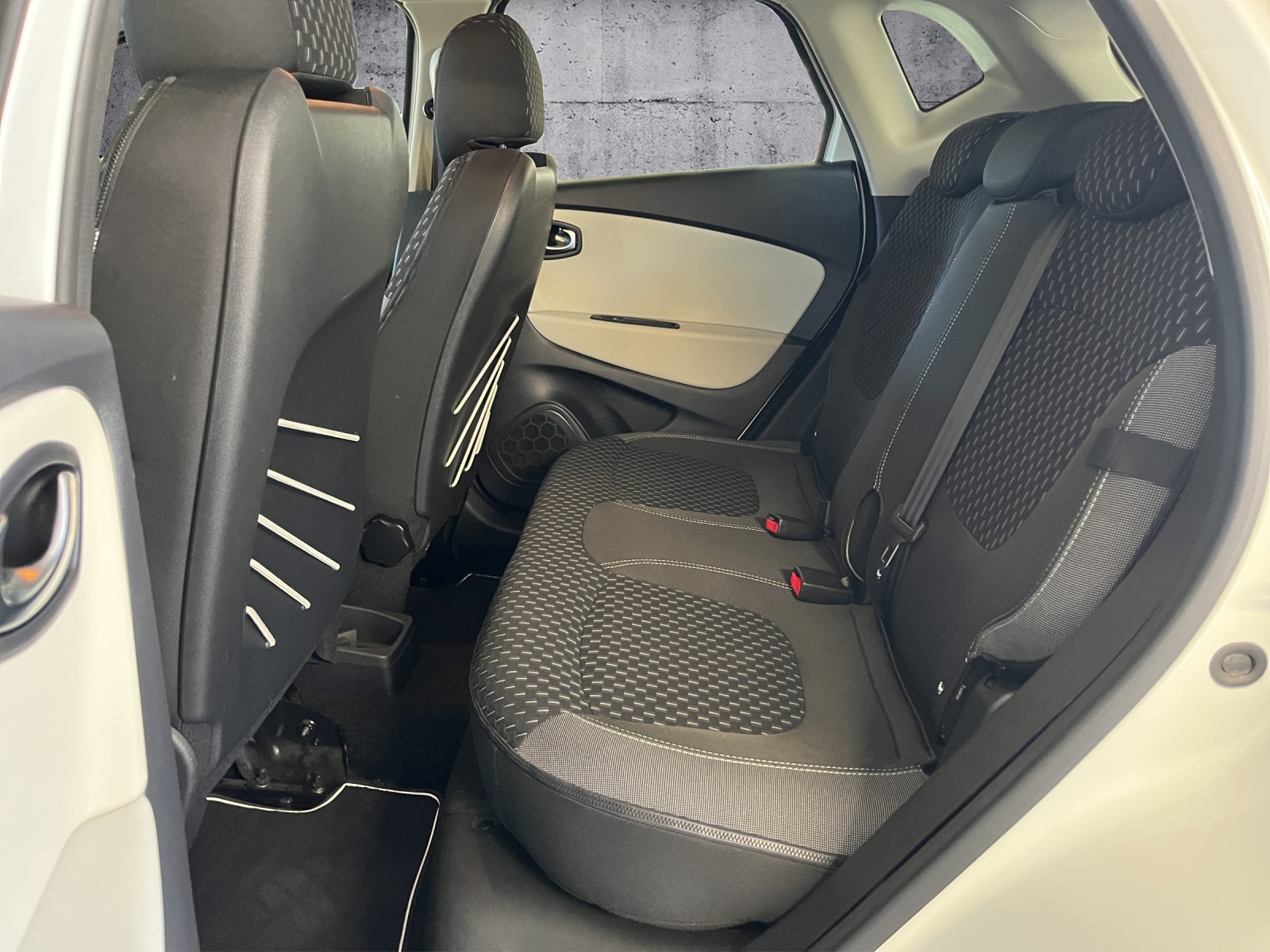 RENAULT Captur 1.3 TCe S-Edition EDC S/S-image-14