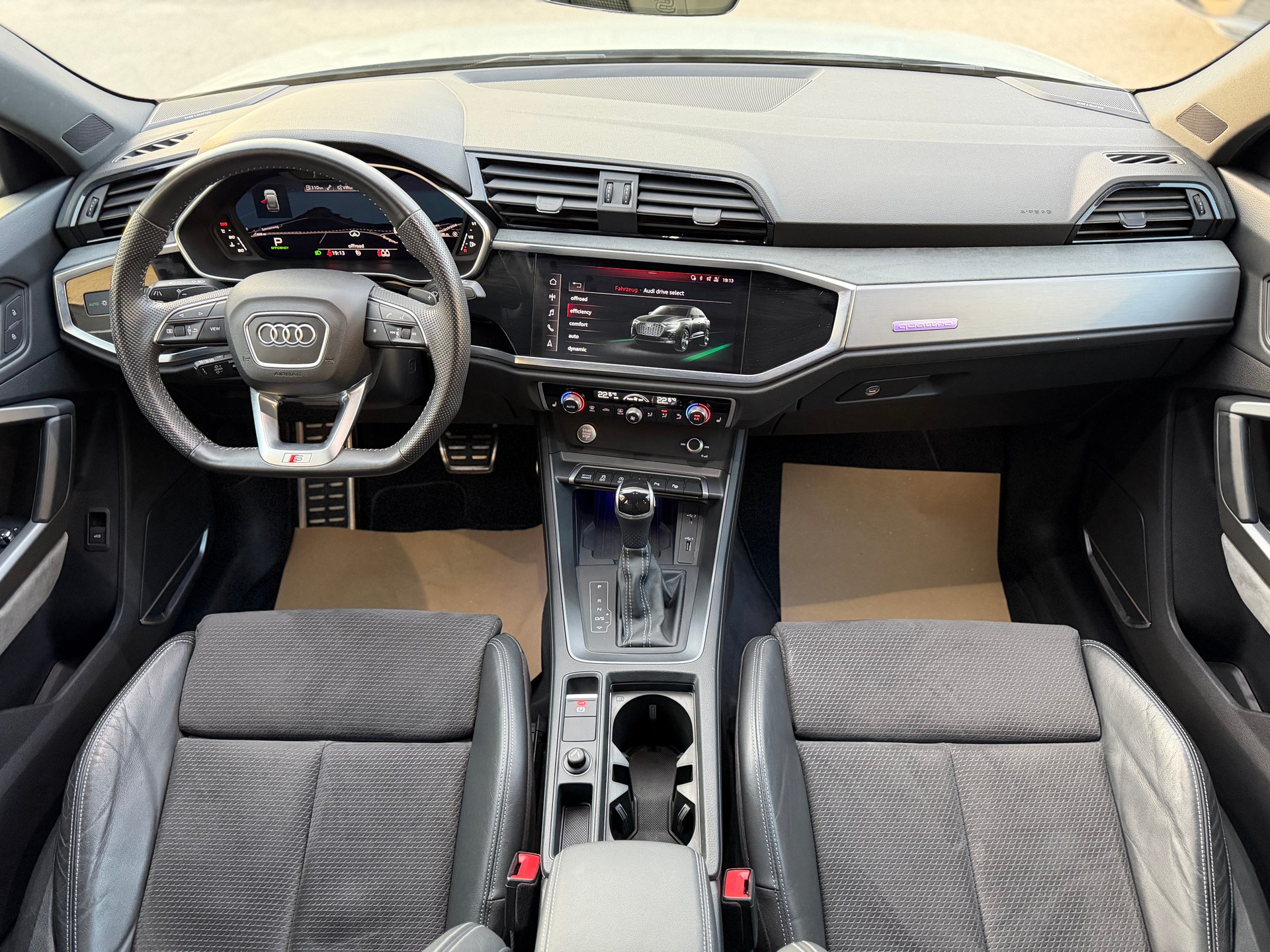 AUDI Q3 Sportback 45 TFSI S line quattro S-tronic-image-13
