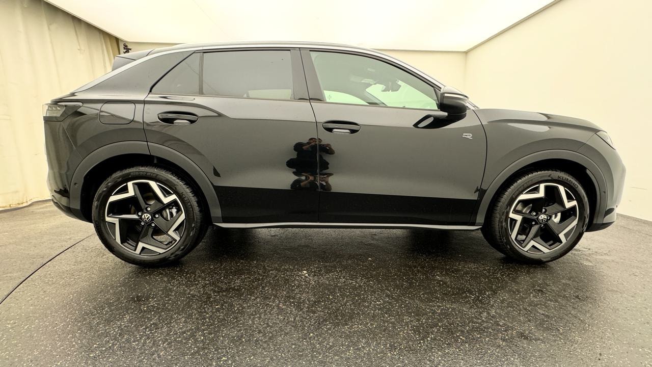 VW T-Roc 1.5 eTSI mHEV R-Line DSG-showroom-element-1