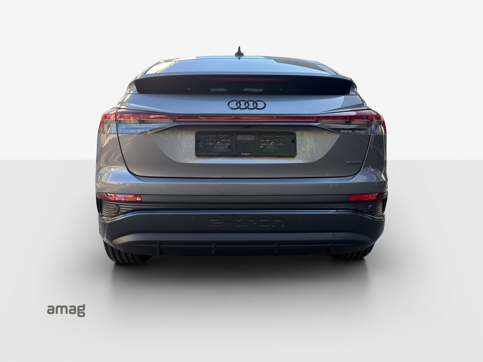 AUDI Q4 Sportback e-tron 50 quattro-showroom-element-3