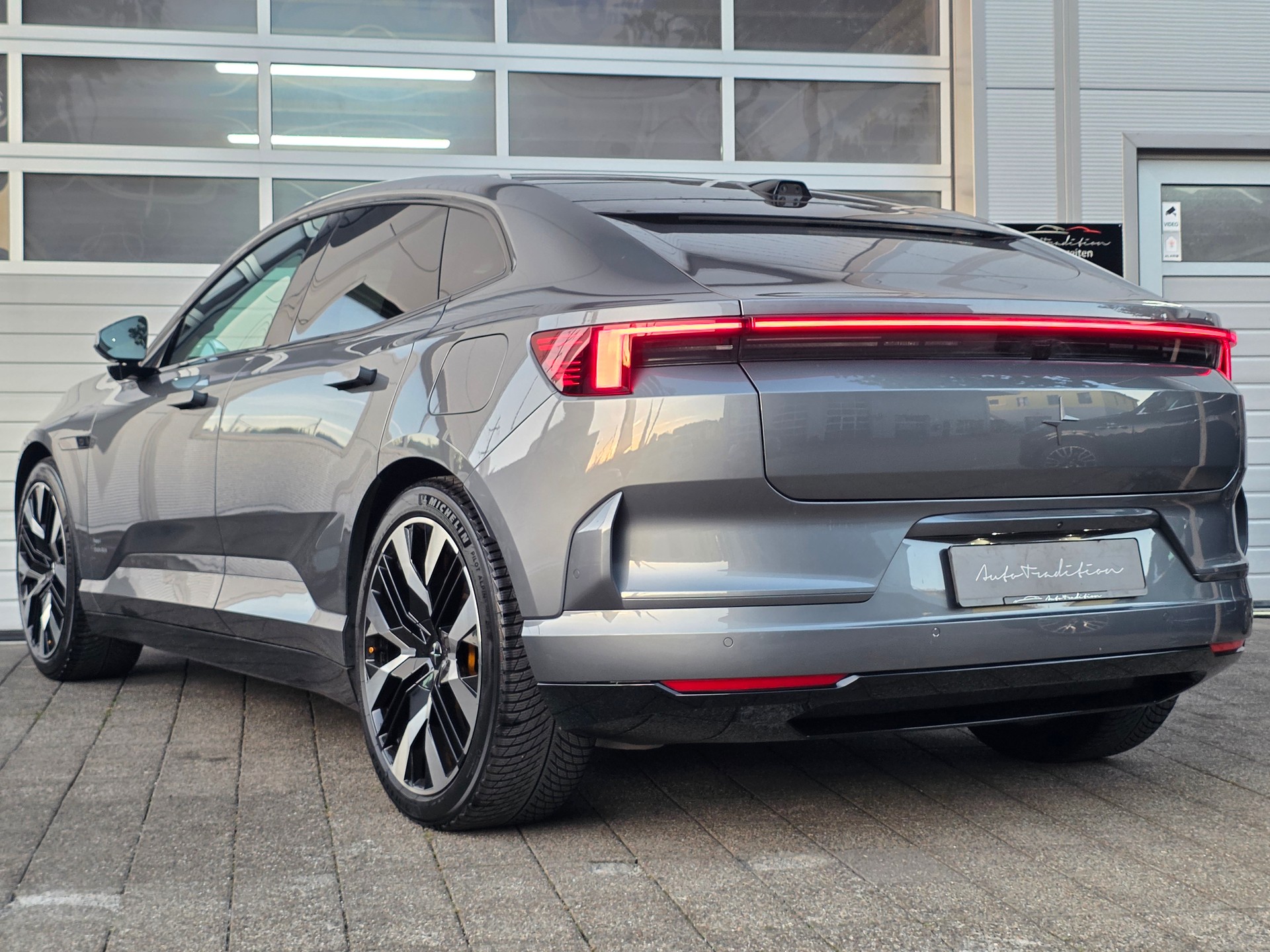 POLESTAR Polestar 4 Long Range Dual 100kWh // GRATIS SERVICE -PERFORMANCE PAKET -PILOT PAKET -PLUS PAKET - GARANTIE BIS 03.2033 **-showroom-element-3