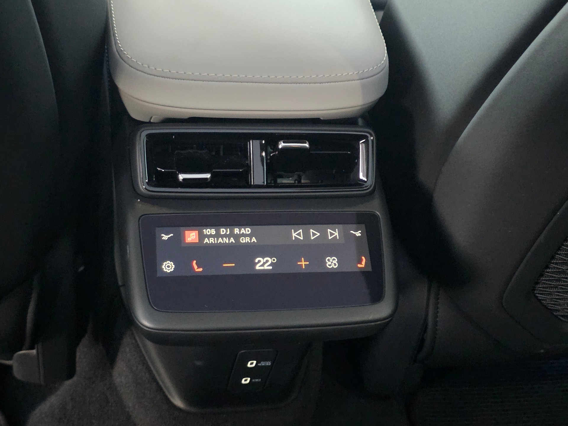 POLESTAR Polestar 4 Long Range Dual 100kWh // GRATIS SERVICE -PERFORMANCE PAKET -PILOT PAKET -PLUS PAKET - GARANTIE BIS 03.2033 **-image-20