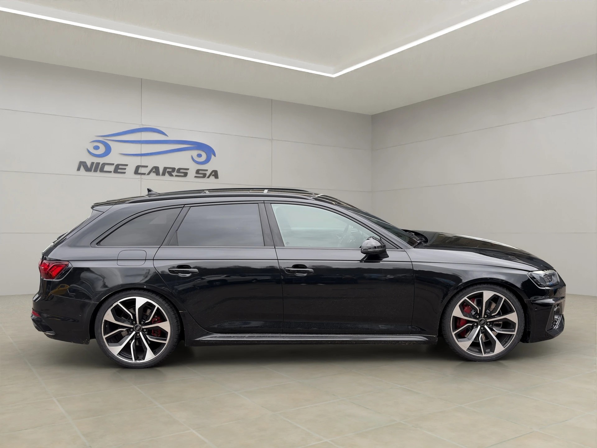 AUDI RS4 Avant quattro tiptronic-image-6