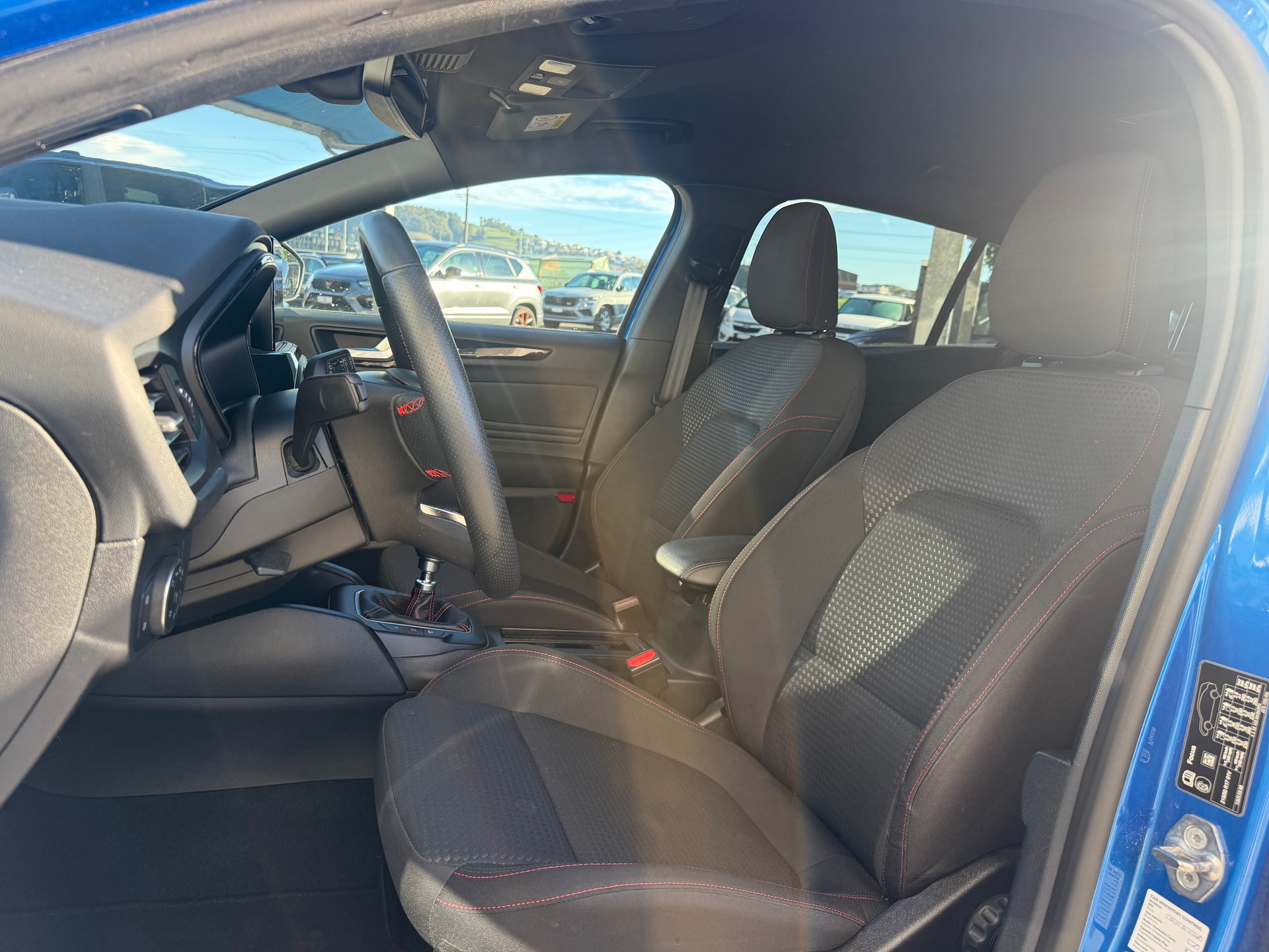 FORD Focus Station Wagon 1.0i EcoB 125 ST-Line-image-7