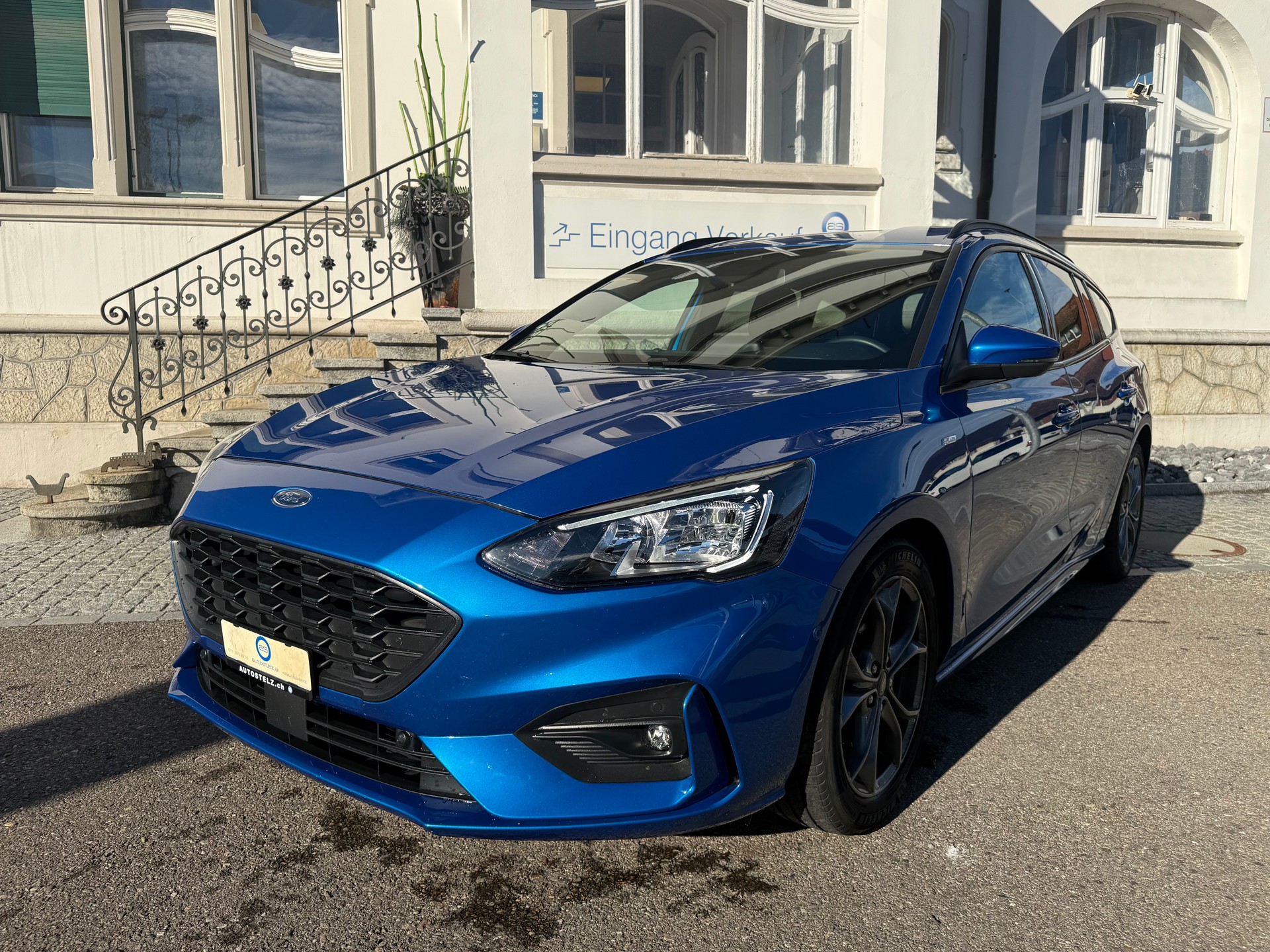 FORD Focus Station Wagon 1.0i EcoB 125 ST-Line-showroom-element-1