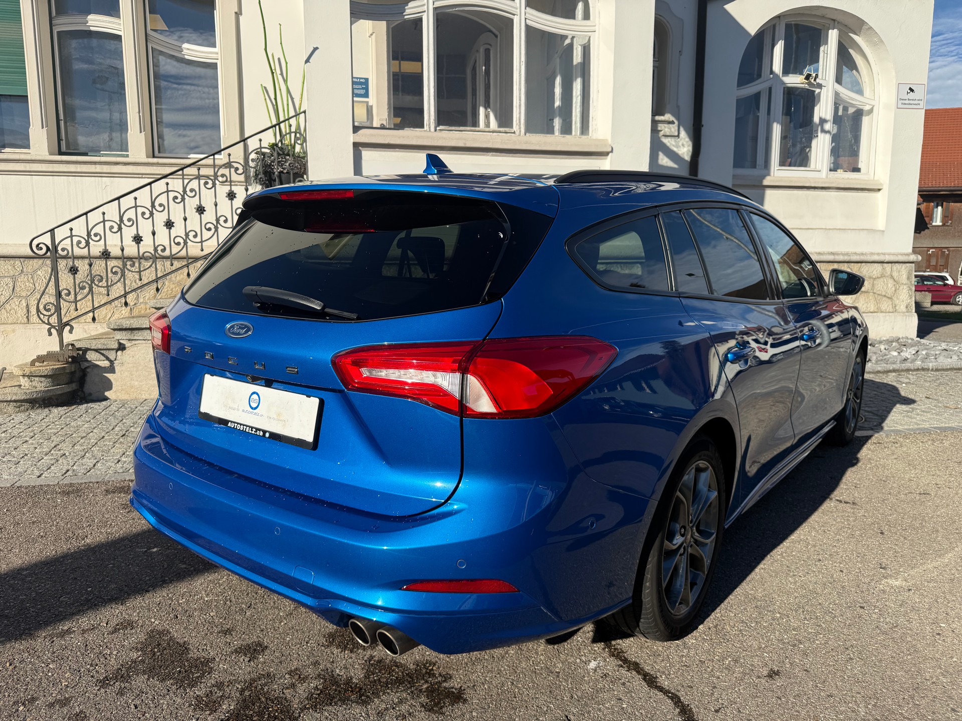 FORD Focus Station Wagon 1.0i EcoB 125 ST-Line-image-5