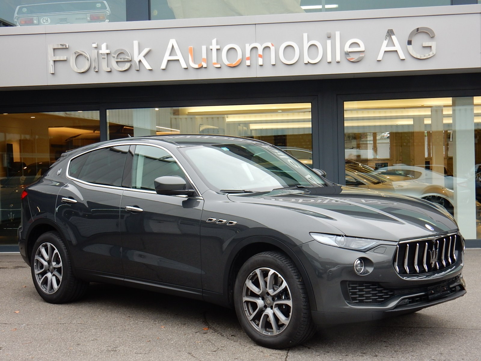 MASERATI Levante S 3.0 V6-showroom-element-2
