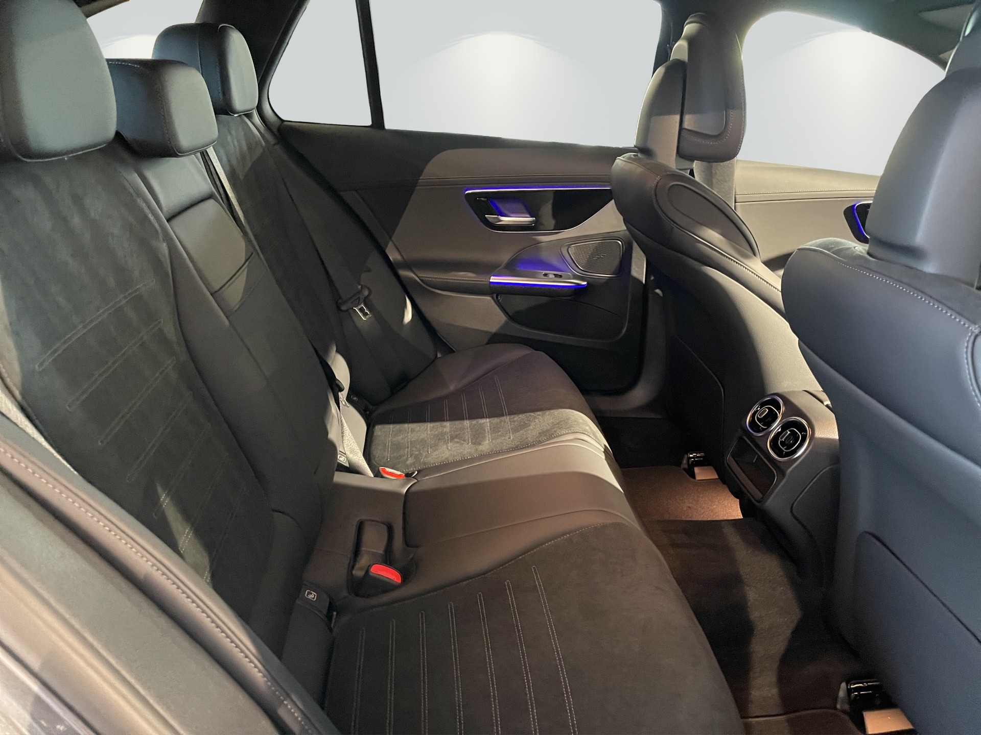 MERCEDES-BENZ C 200 T 4 Matic-image-11