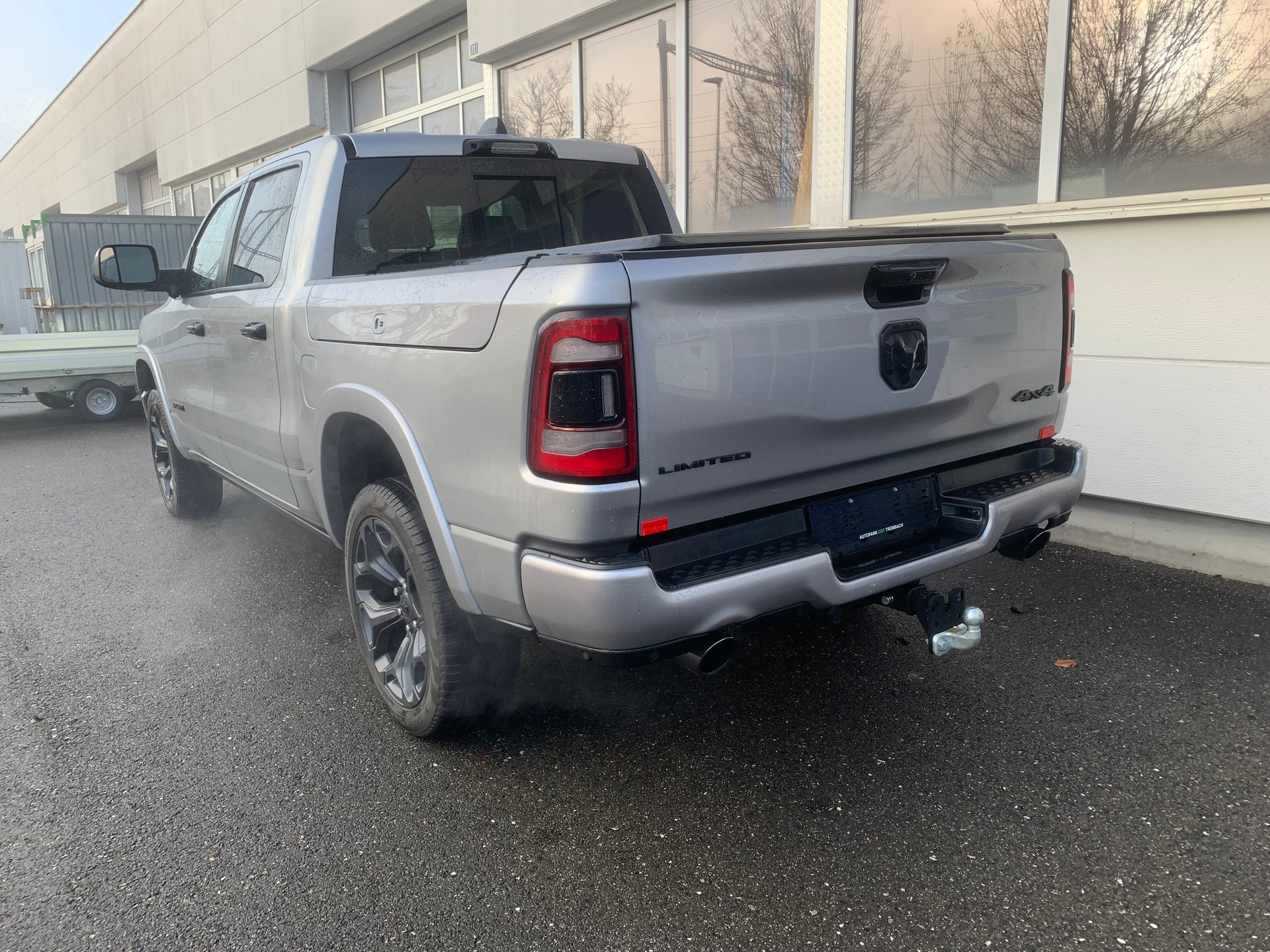 DODGE Ram 1500 Limited Crew Cab 5,7 V8 Night Edition E-Torque-image-5
