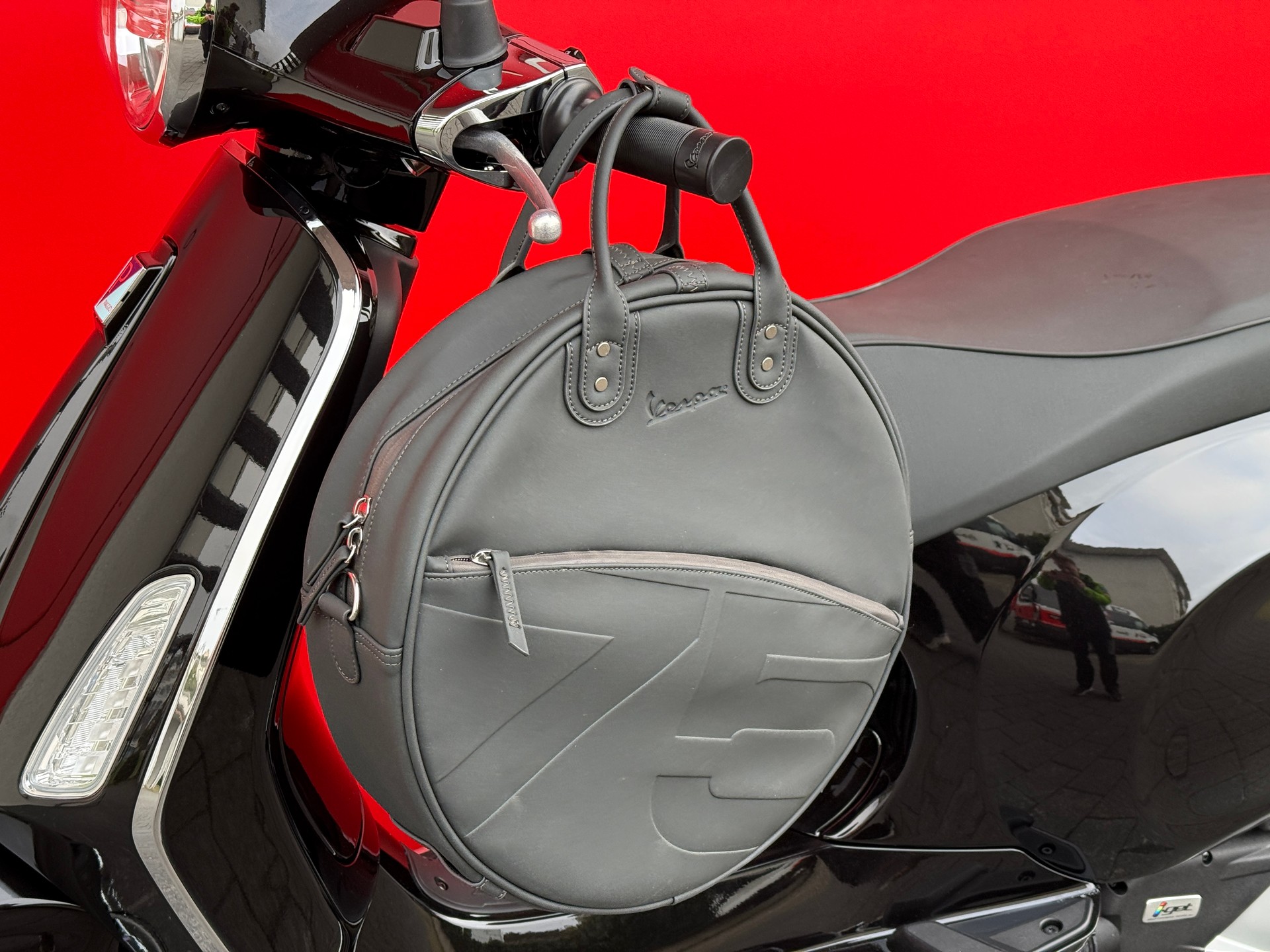 PIAGGIO Vespa 125 Primavera Deluxe Edition-image-1