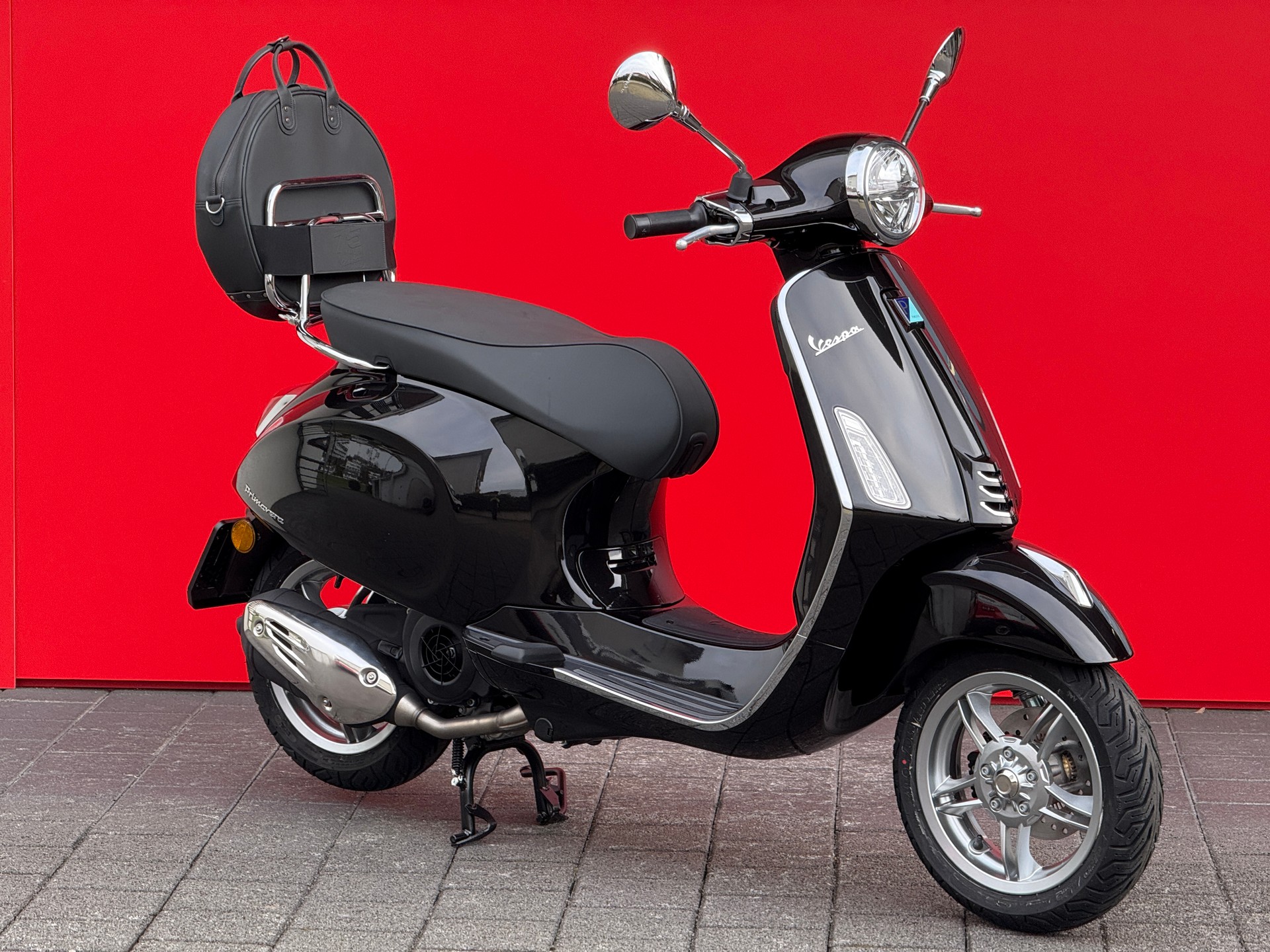 PIAGGIO Vespa 125 Primavera Deluxe Edition-image-0