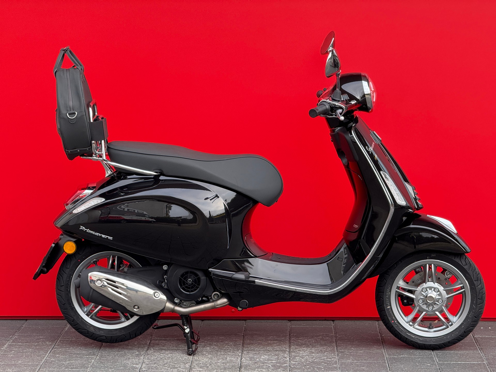 PIAGGIO Vespa 125 Primavera Deluxe Edition-image-13
