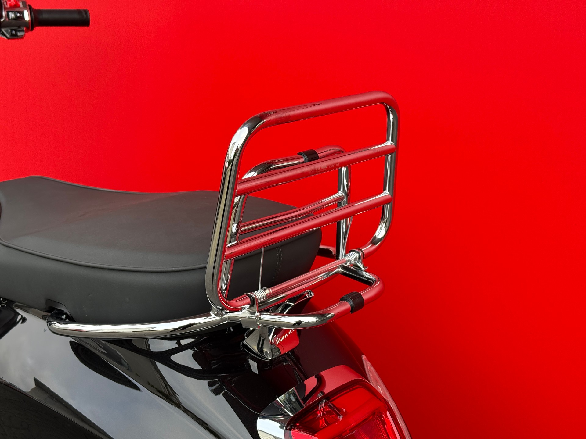 PIAGGIO Vespa 125 Primavera Deluxe Edition-image-6