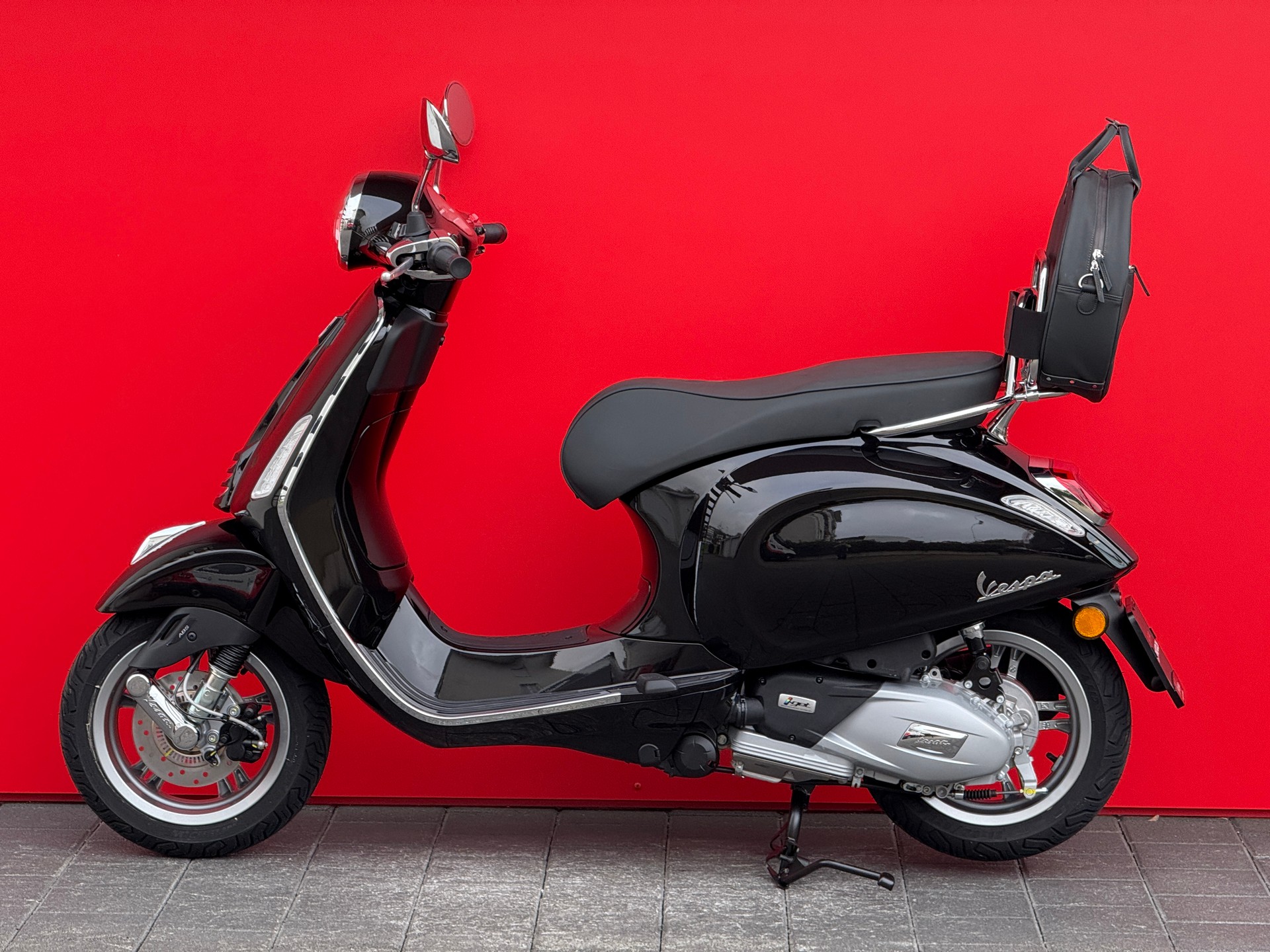 PIAGGIO Vespa 125 Primavera Deluxe Edition-image-4