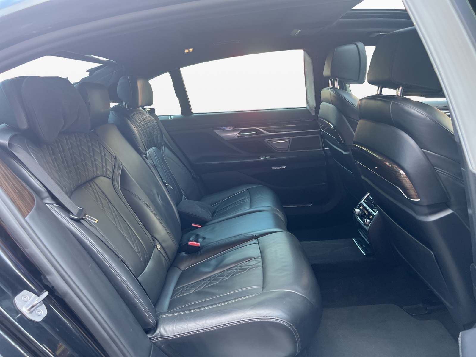 BMW 730Ld xDrive Steptronic-image-18