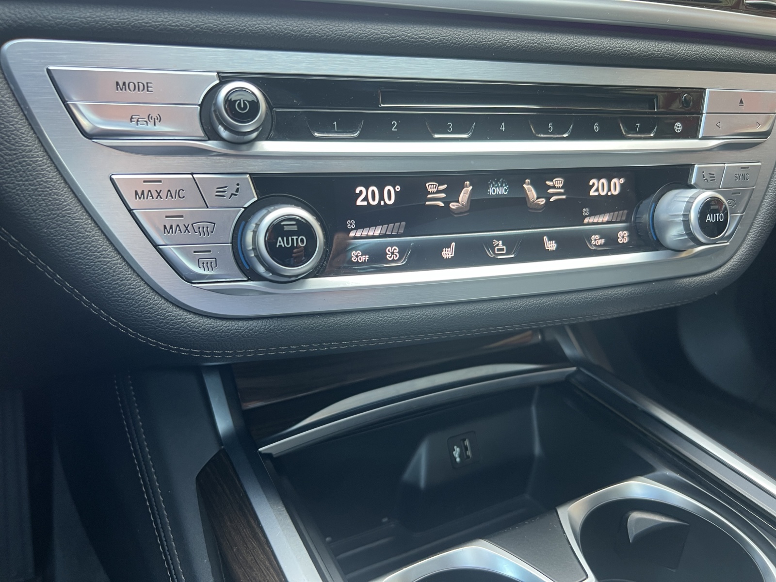BMW 730Ld xDrive Steptronic-image-24