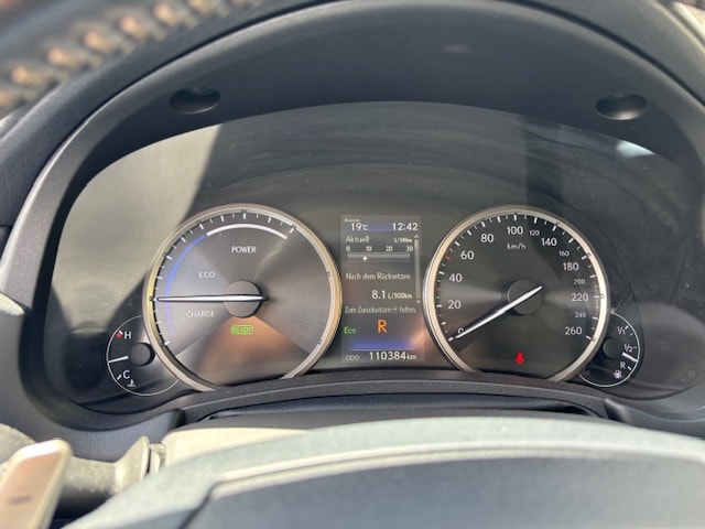 LEXUS NX 300h Impression Automatic-image-11