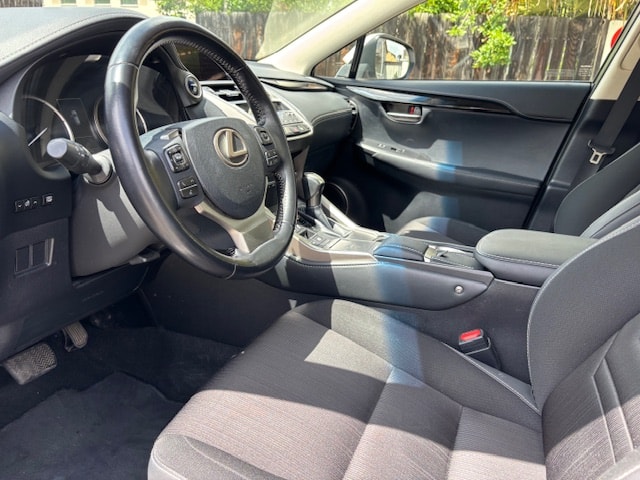 LEXUS NX 300h Impression Automatic-image-9