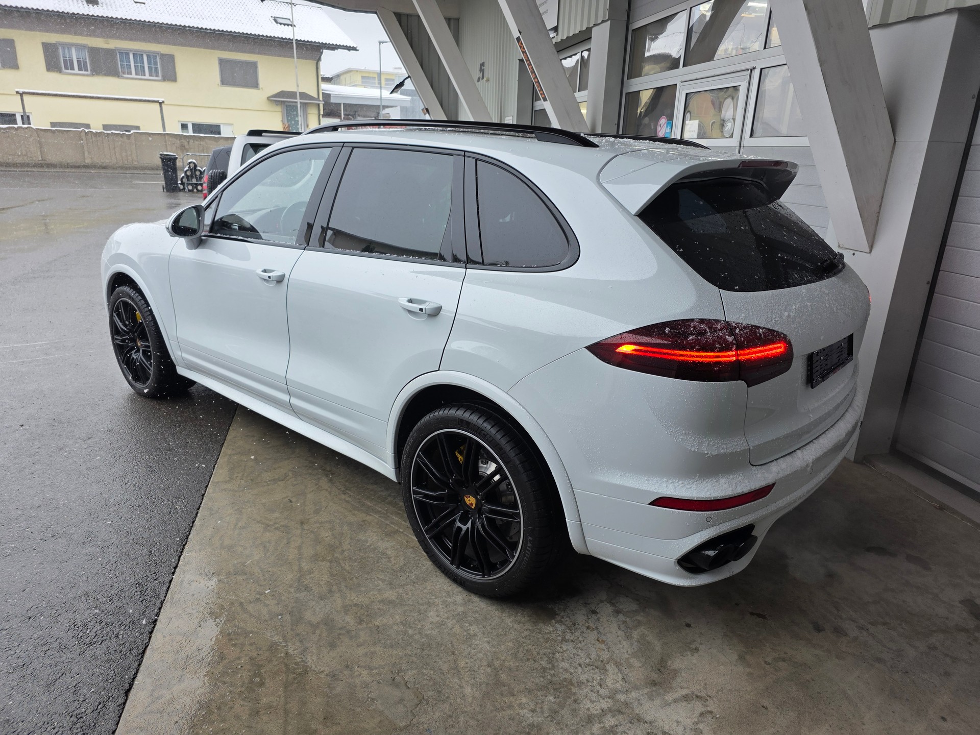 PORSCHE Cayenne Turbo S-image-7