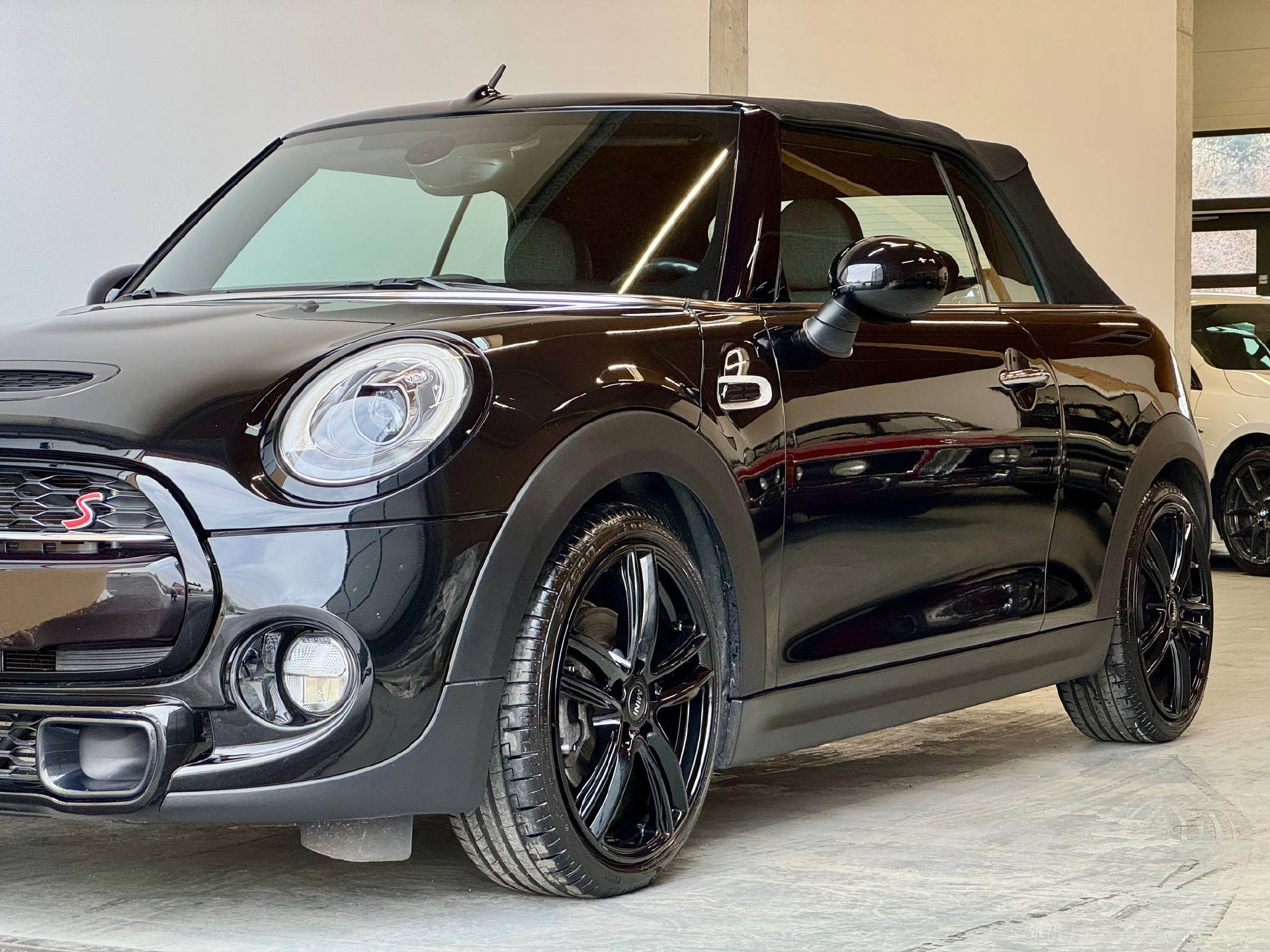 MINI Cabrio Cooper S Cabrio F57-image-12