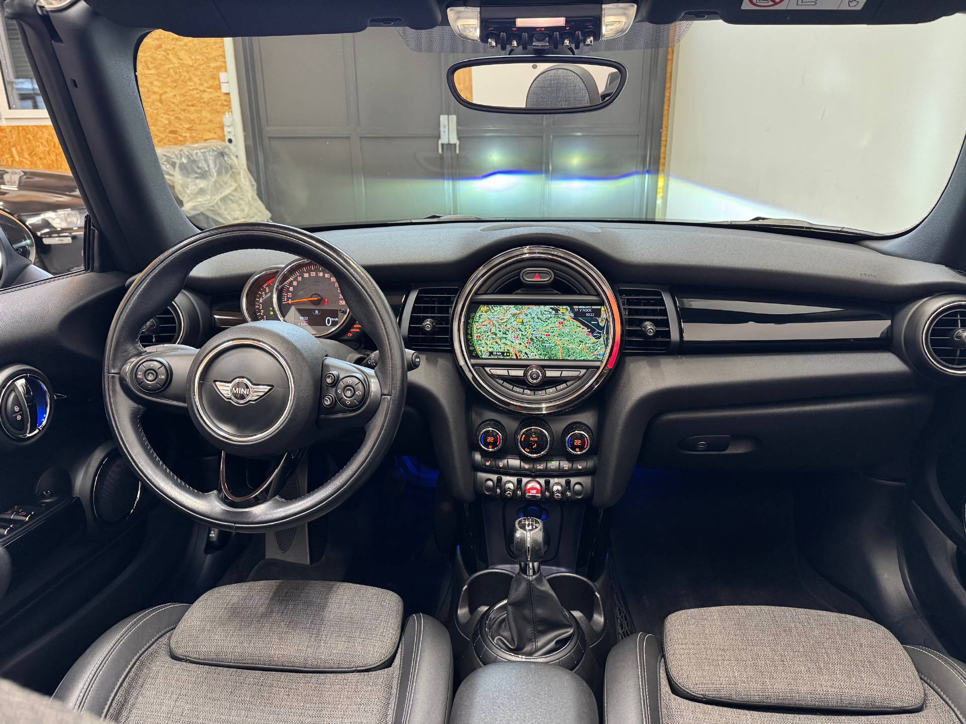 MINI Cabrio Cooper S Cabrio F57-image-5