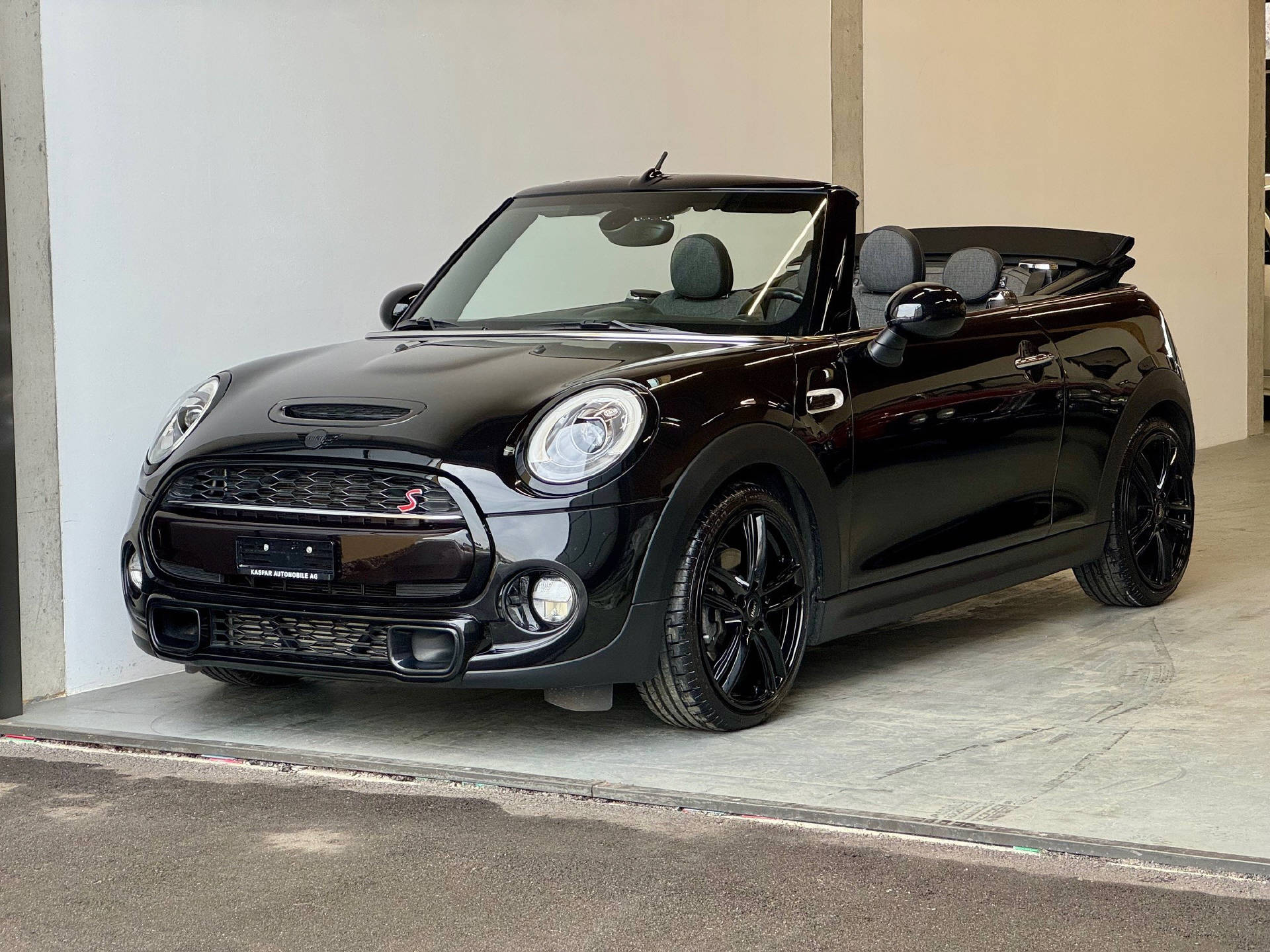 MINI Cabrio Cooper S Cabrio F57-image-10