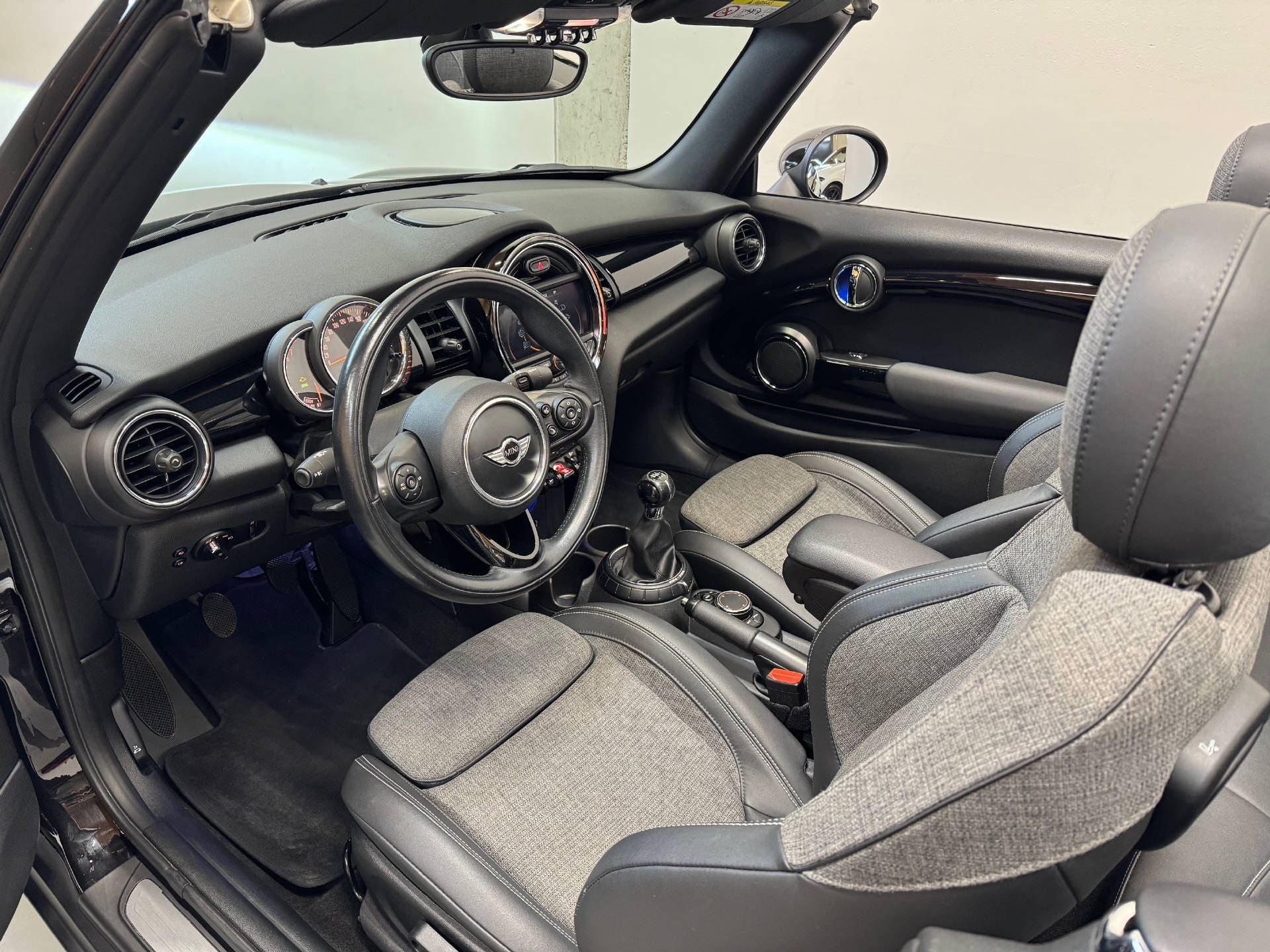 MINI Cabrio Cooper S Cabrio F57-image-2