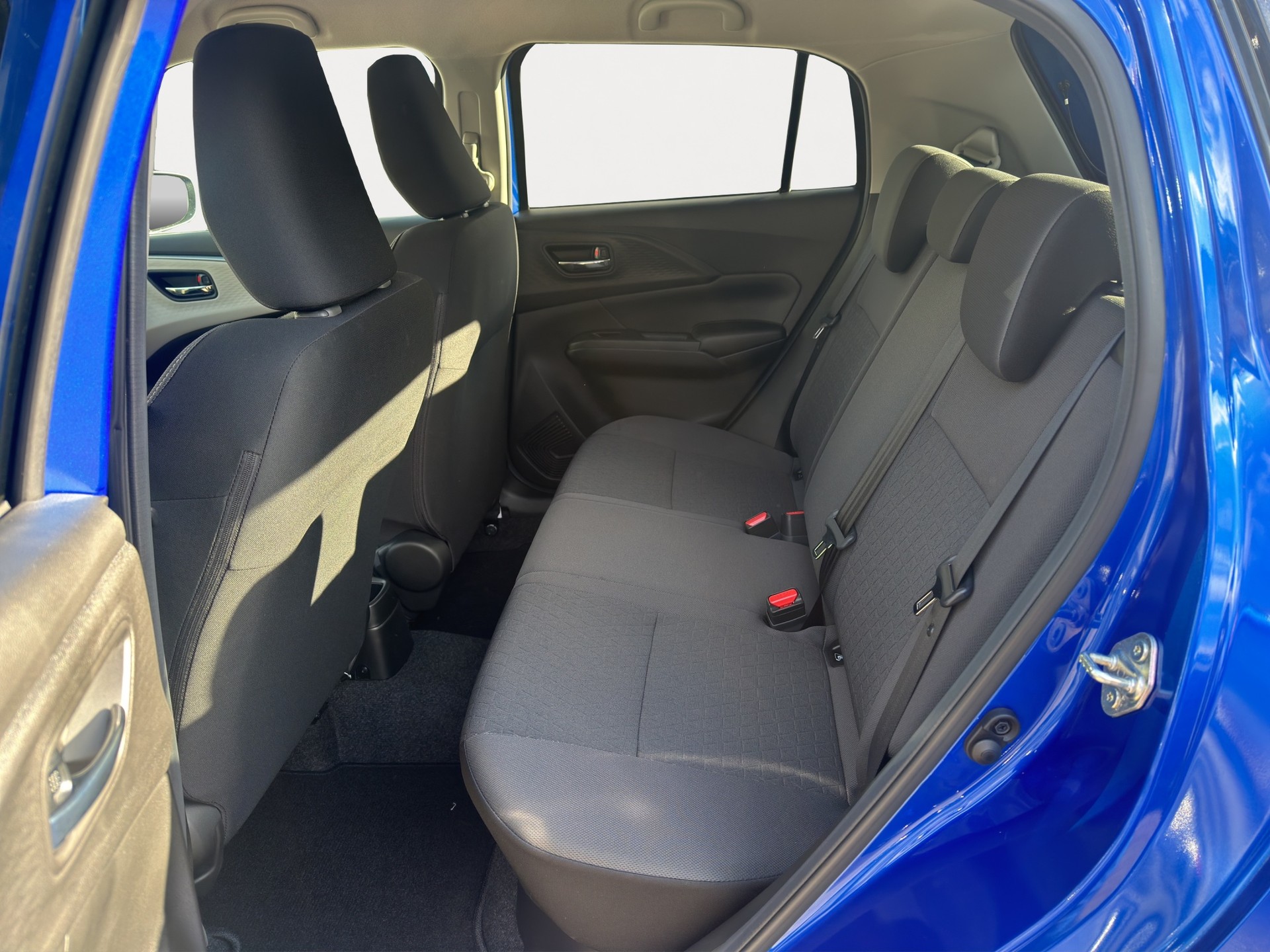 SUZUKI Swift 1.2 Sakura Top Hybrid CVT-image-5