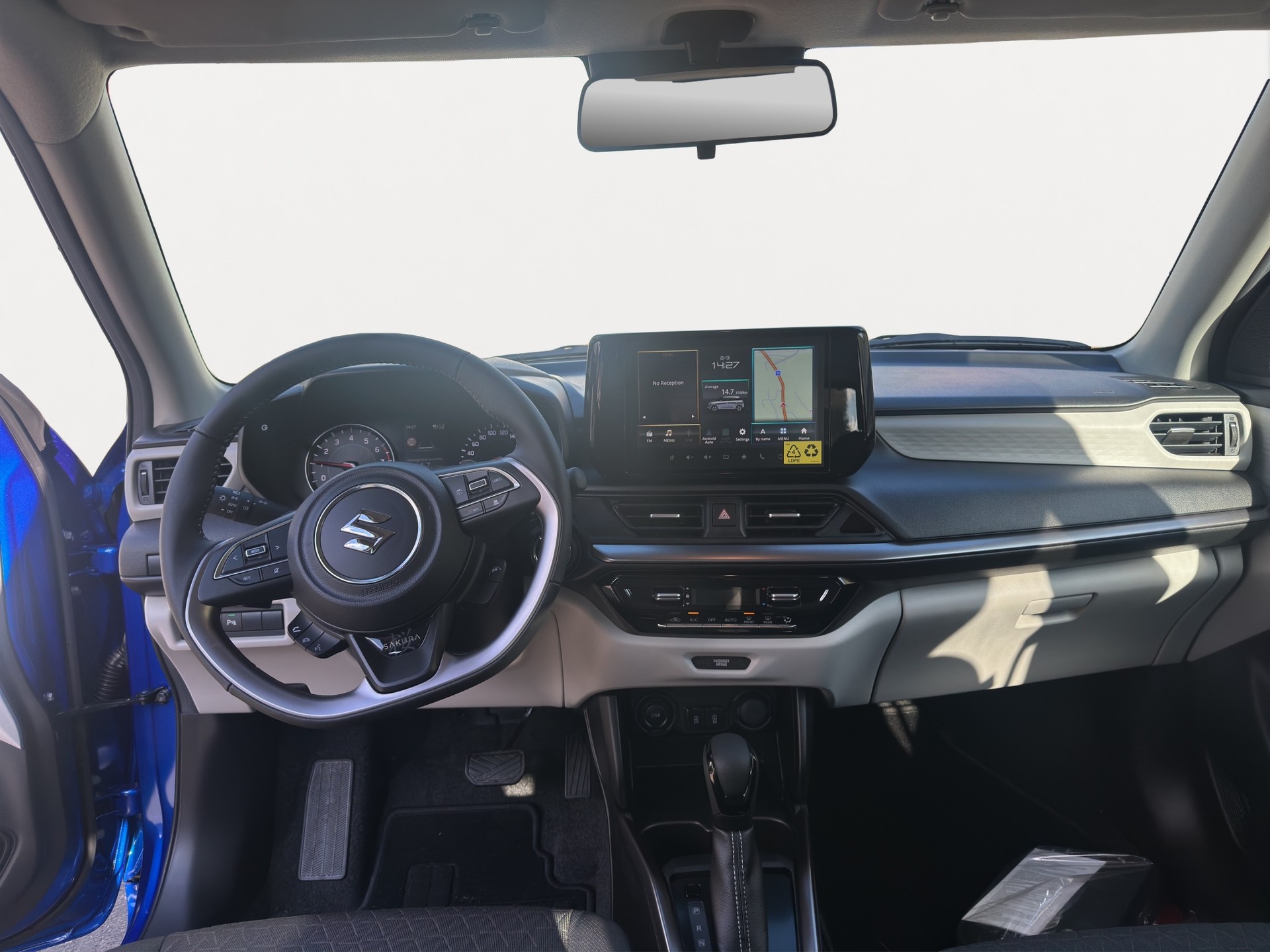 SUZUKI Swift 1.2 Sakura Top Hybrid CVT-image-7