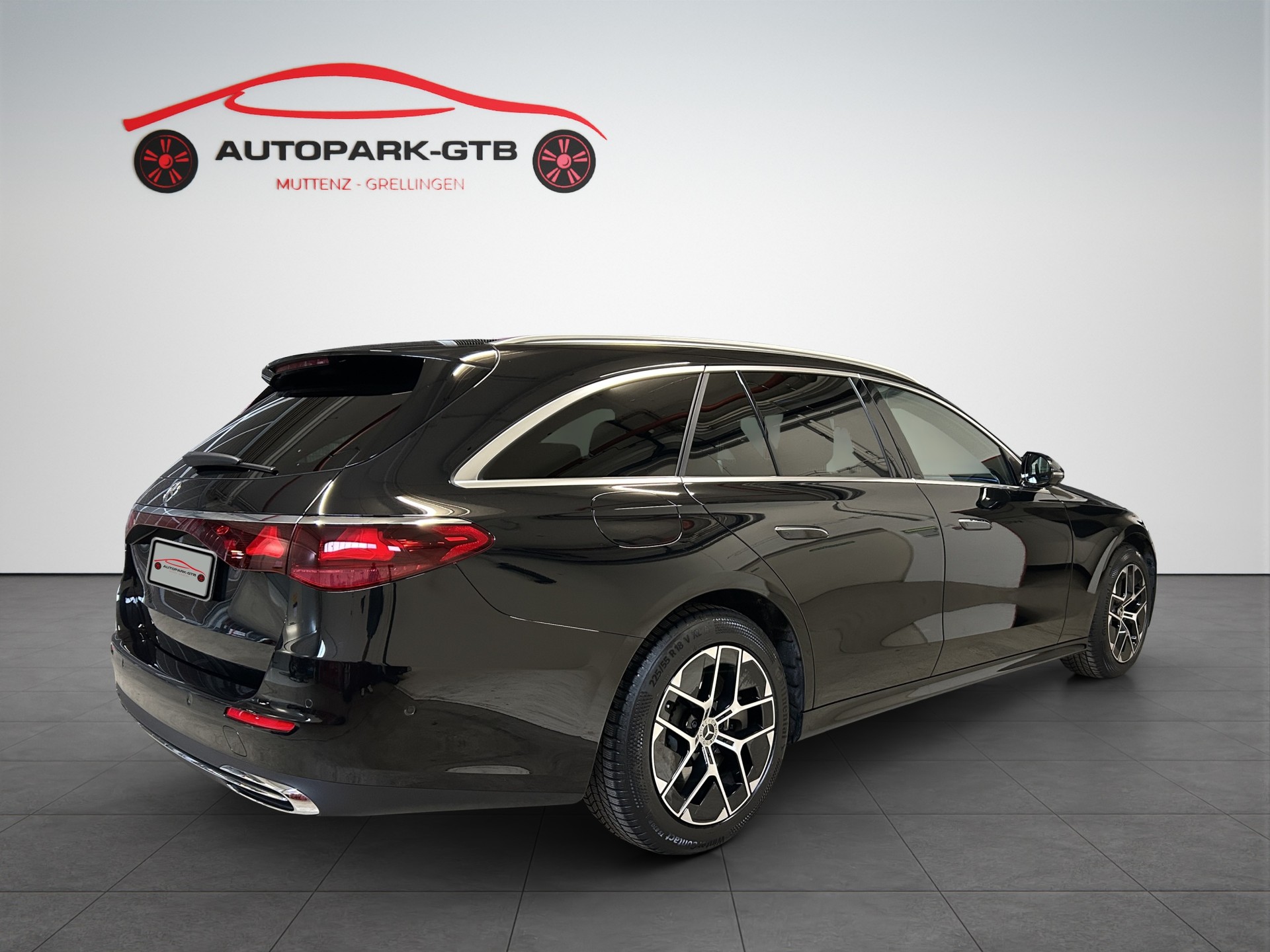 MERCEDES-BENZ E 450 d T 4Matic 9G-Tronic Avantgarde Line-image-5