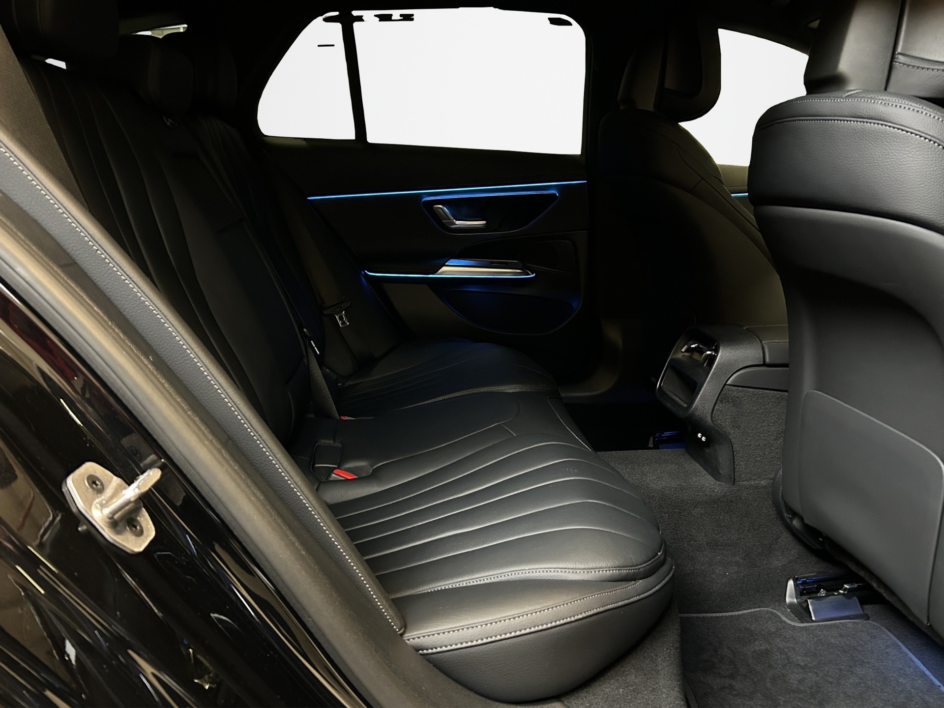 MERCEDES-BENZ E 450 d T 4Matic 9G-Tronic Avantgarde Line-image-19