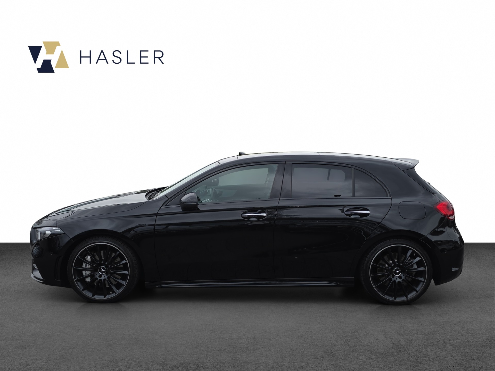 MERCEDES-BENZ A 35 AMG 4Matic Speedshift-showroom-element-2