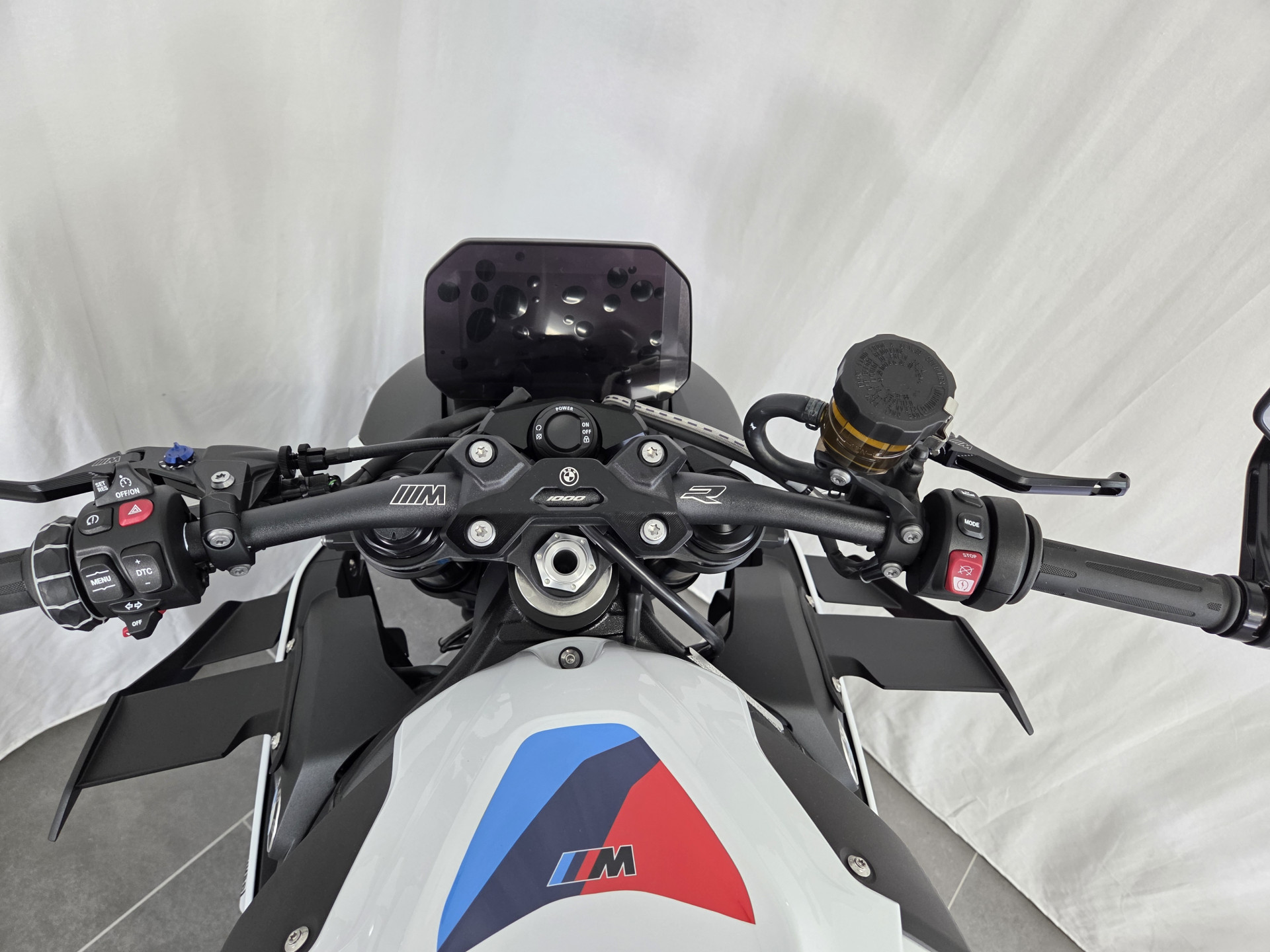 BMW M 1000 R-image-4