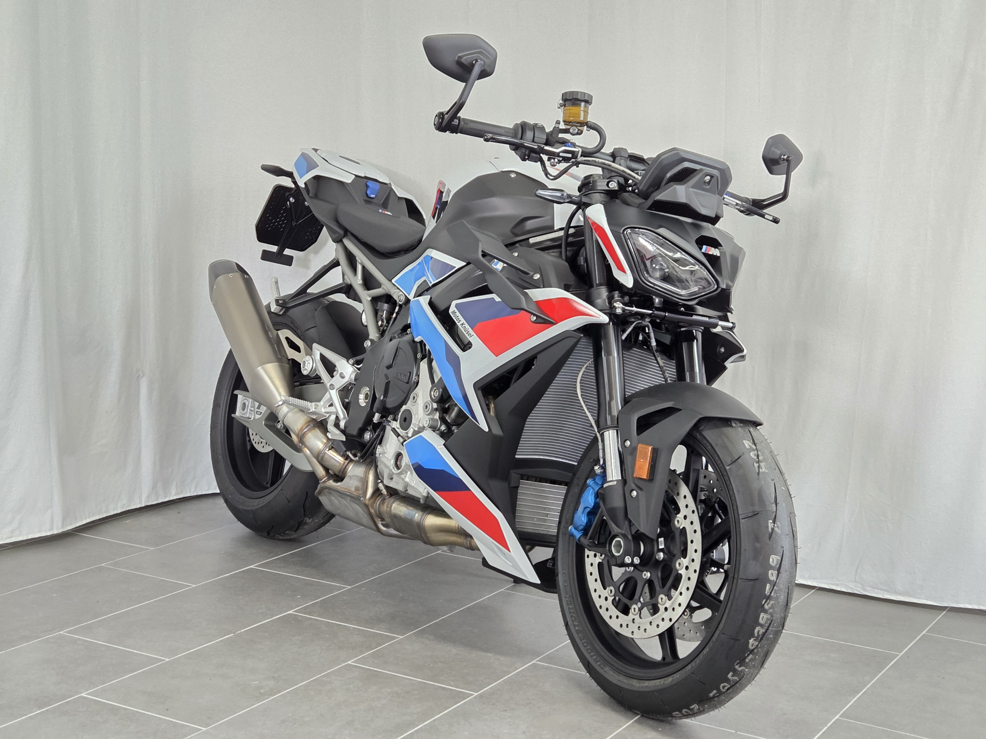 BMW M 1000 R-image-1