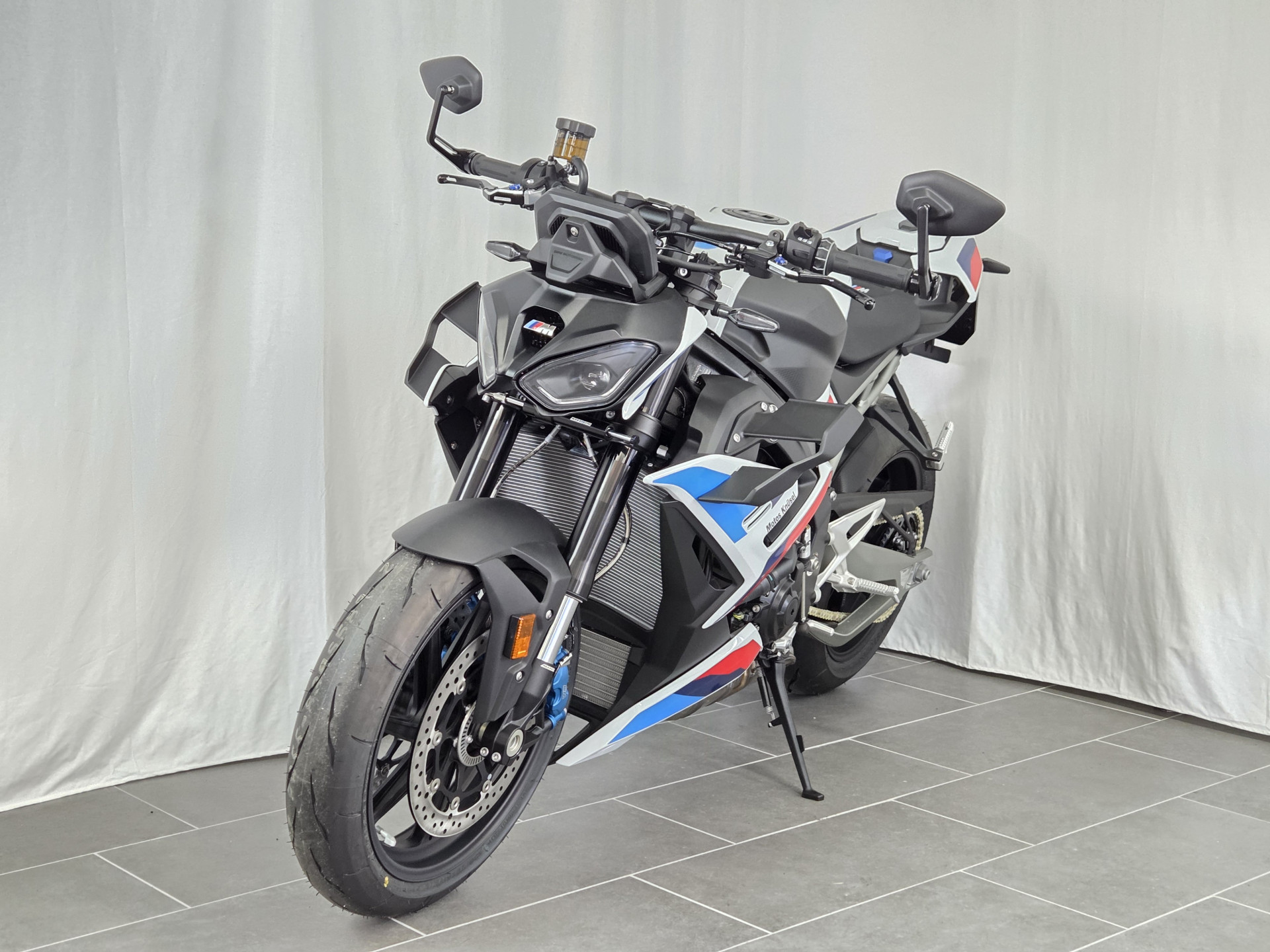 BMW M 1000 R-image-2
