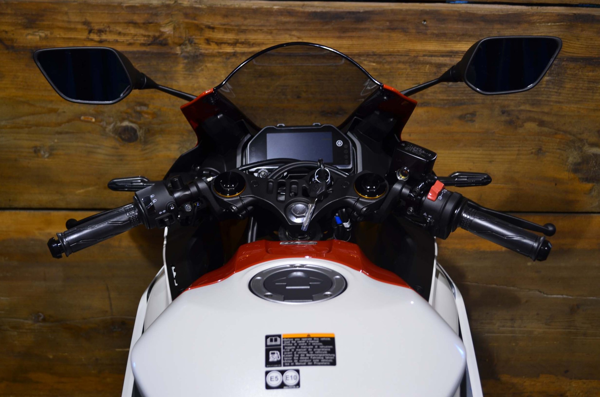 YAMAHA R3 70th Anniversary-image-2