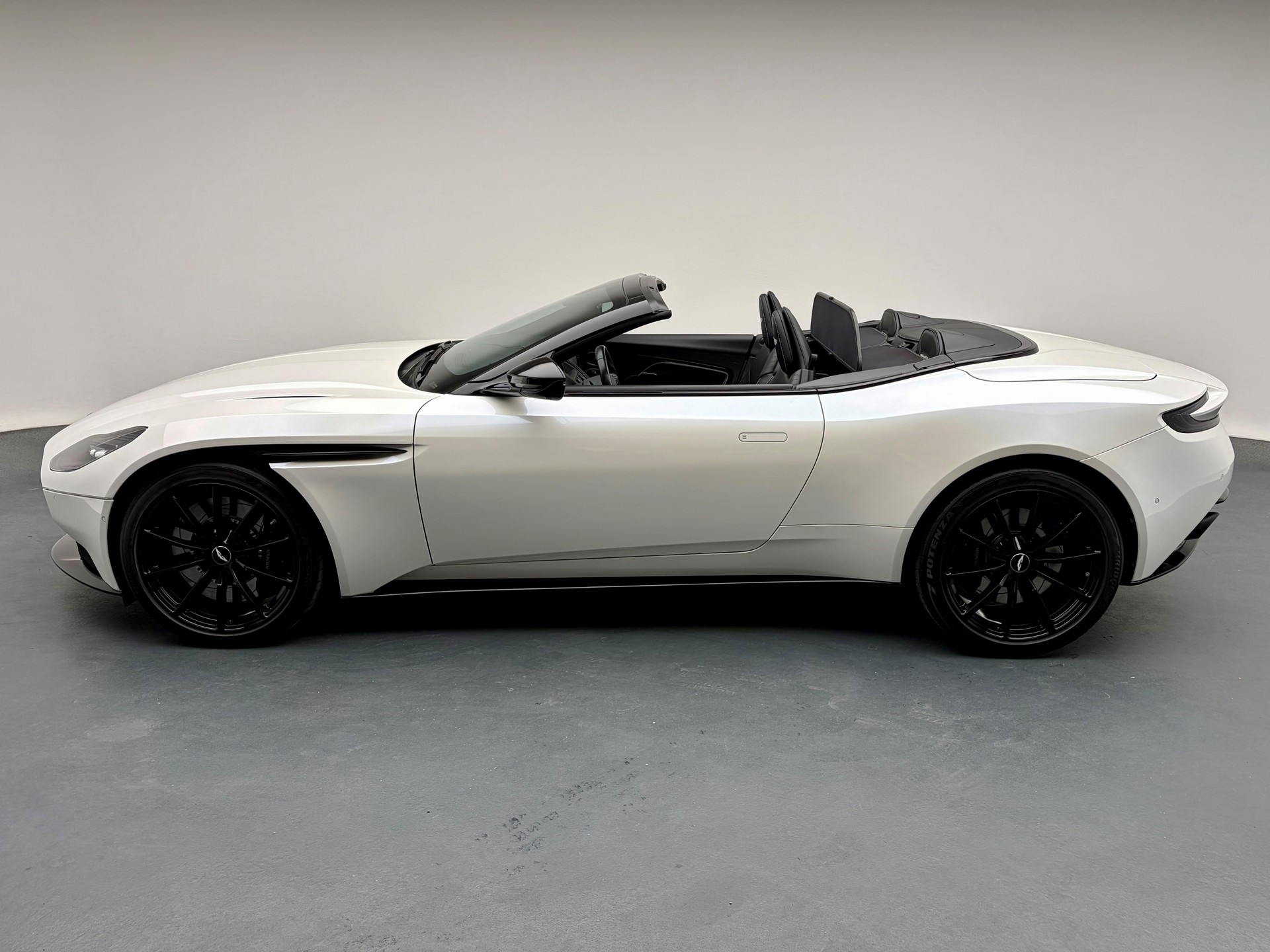 ASTON MARTIN DB11 Volante 4.0 V8 Bi-Turbo-image-1