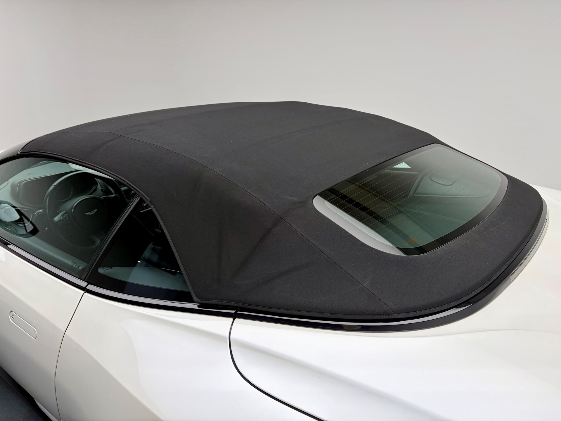 ASTON MARTIN DB11 Volante 4.0 V8 Bi-Turbo-image-21