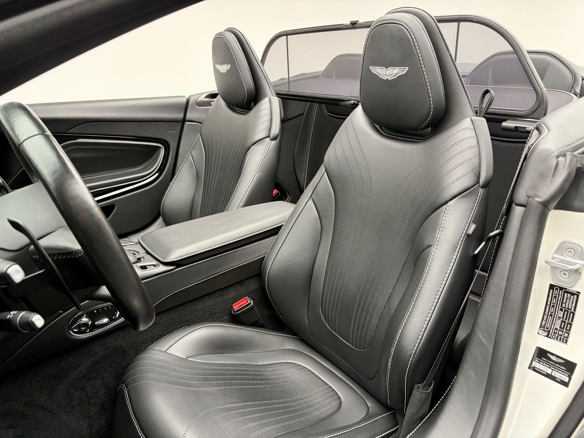 ASTON MARTIN DB11 Volante 4.0 V8 Bi-Turbo-image-5