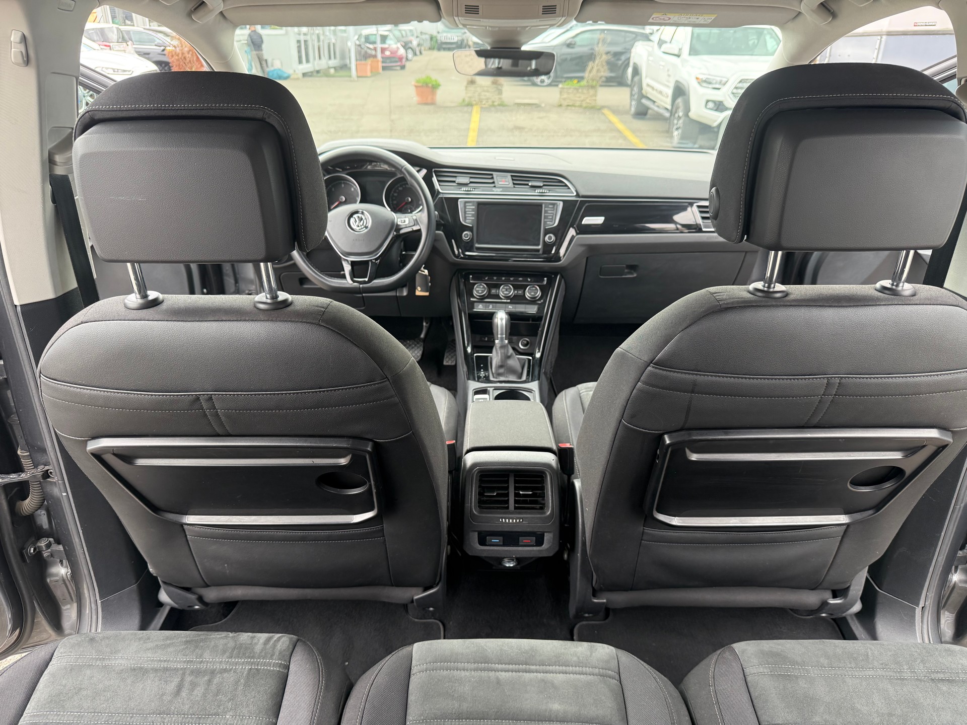 VW Touran 2.0 TDI BlueMotion Technology Highline DSG-image-4