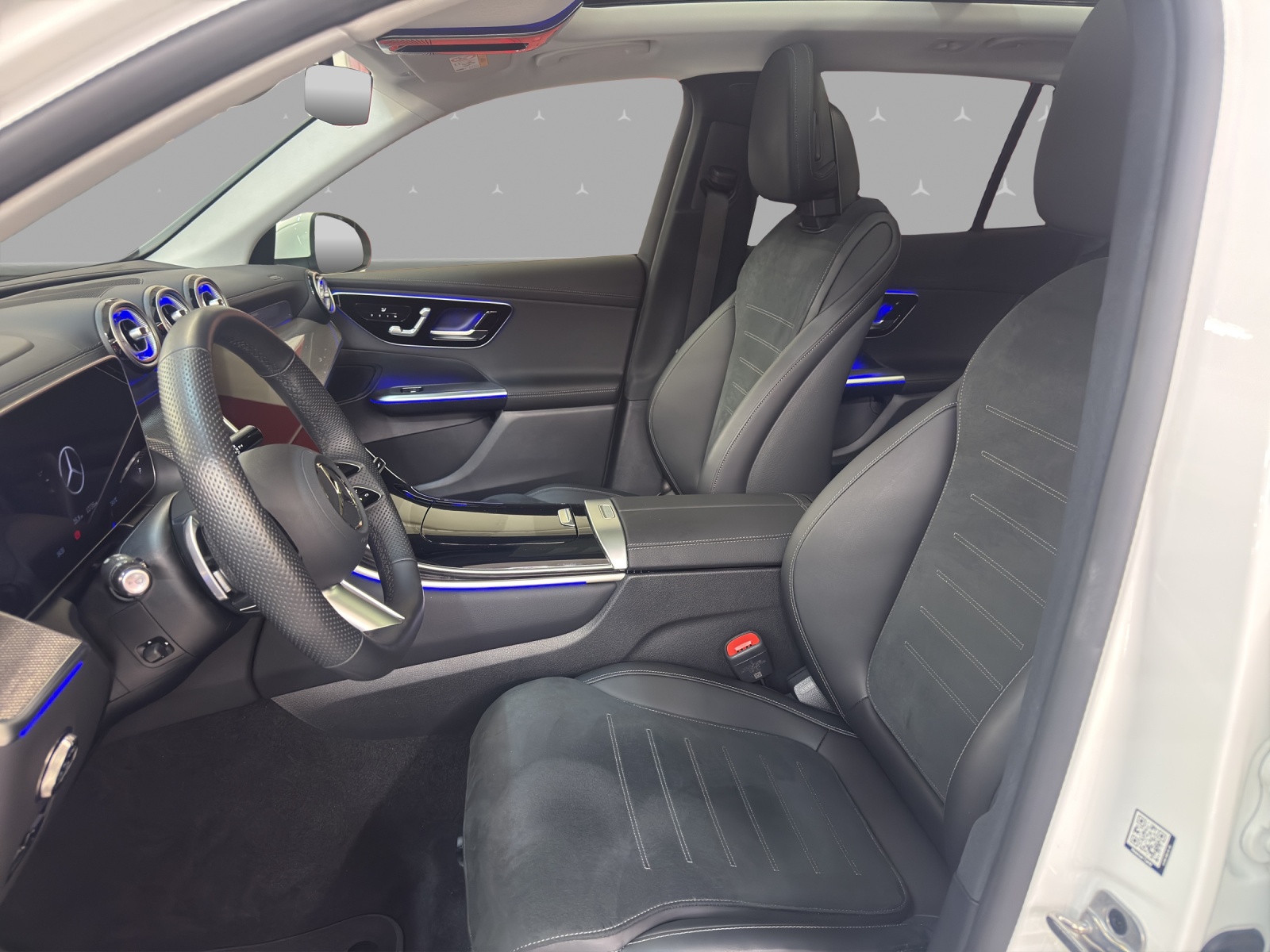 MERCEDES-BENZ GLC 200 4M - AMG / 360 Grad Kamera / Head-Up Display / Panorama-Dach-image-7