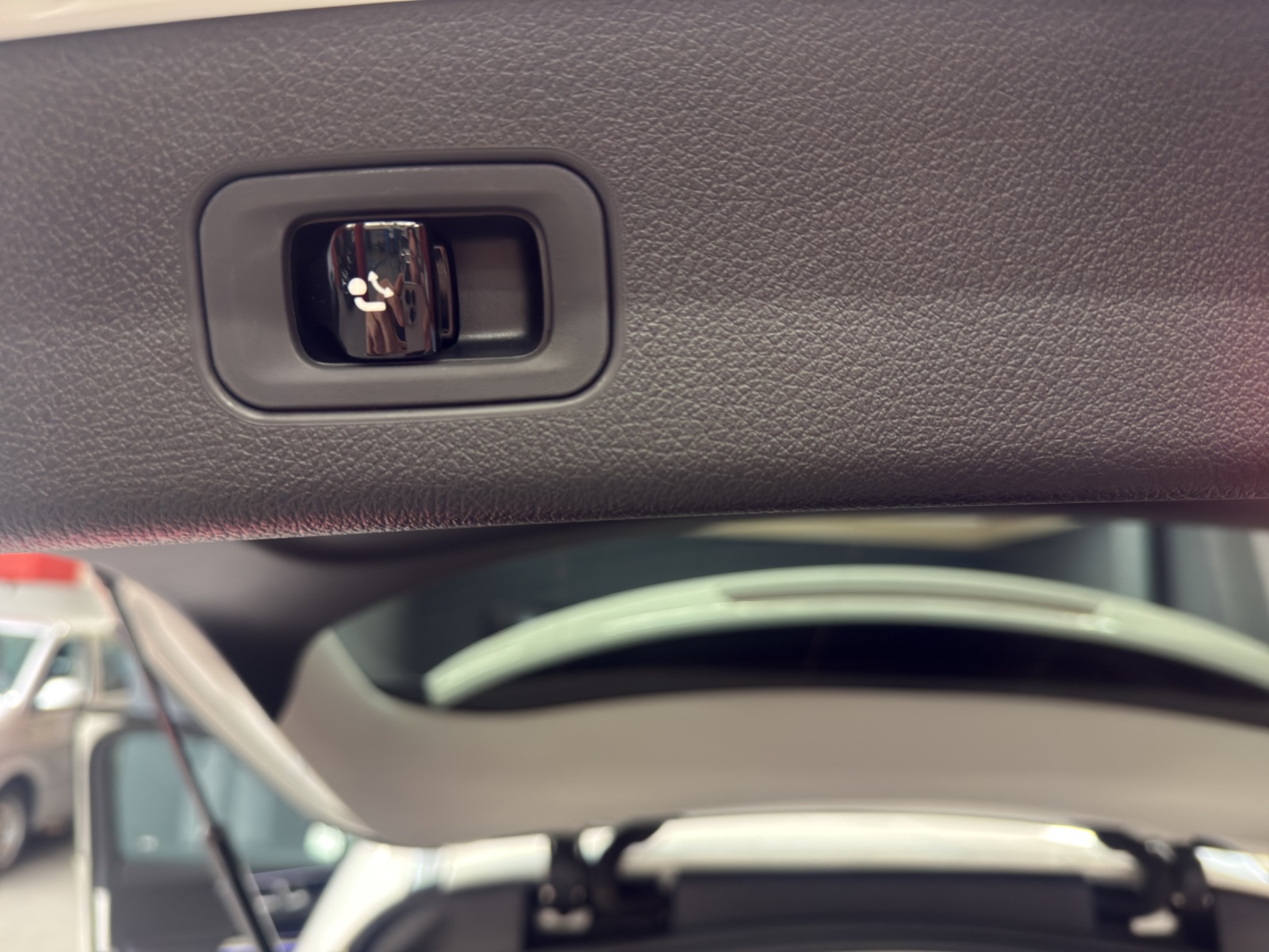 MERCEDES-BENZ GLC 200 4M - AMG / 360 Grad Kamera / Head-Up Display / Panorama-Dach-image-14