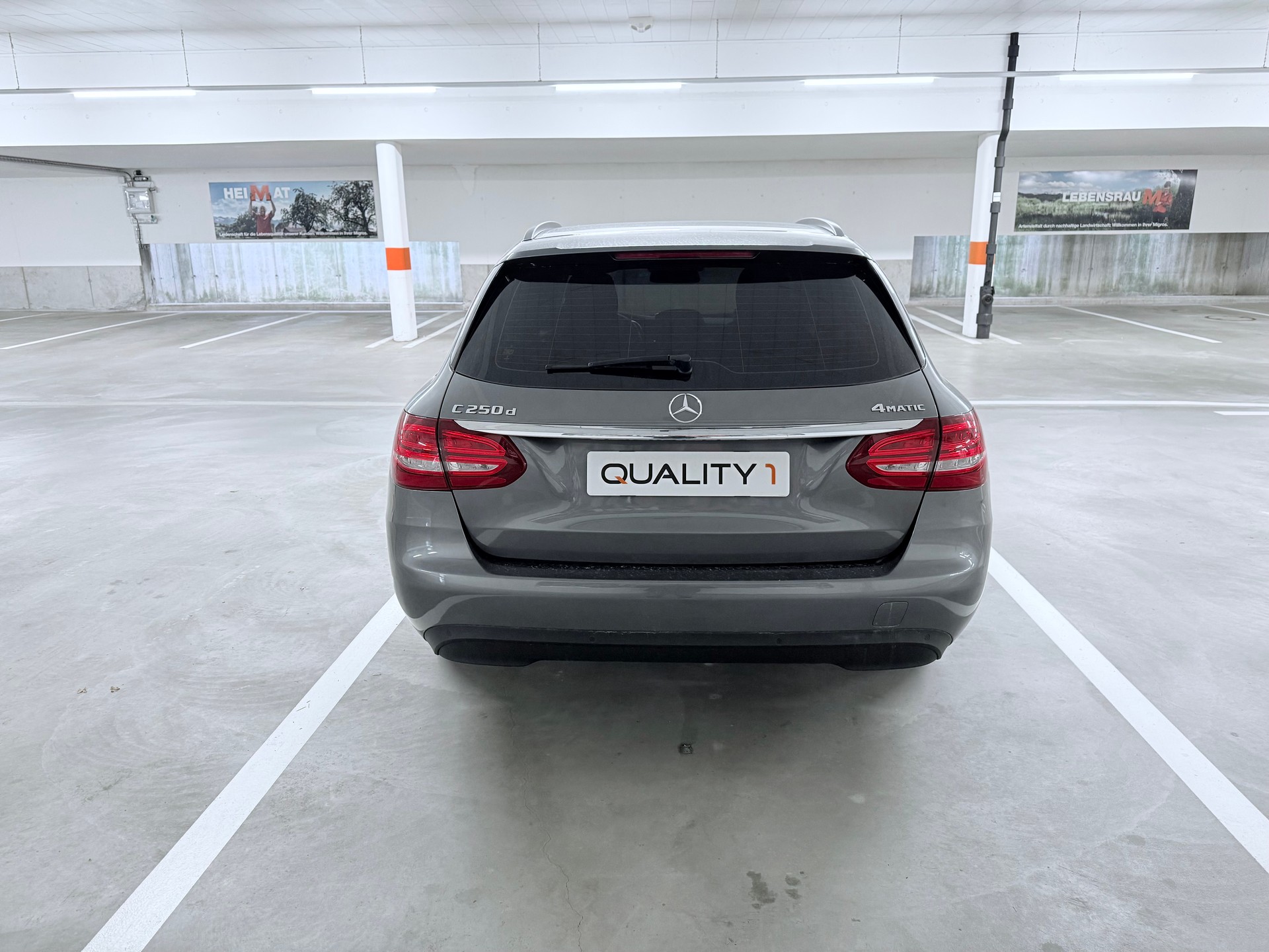 MERCEDES-BENZ C 250 d Swiss Star AMG Line 4Matic 9G-Tronic-image-6
