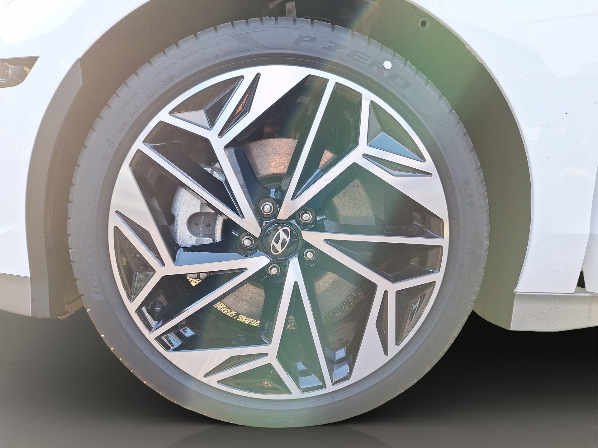 HYUNDAI Ioniq 6 77kWh Launch Edition 4WD-image-8