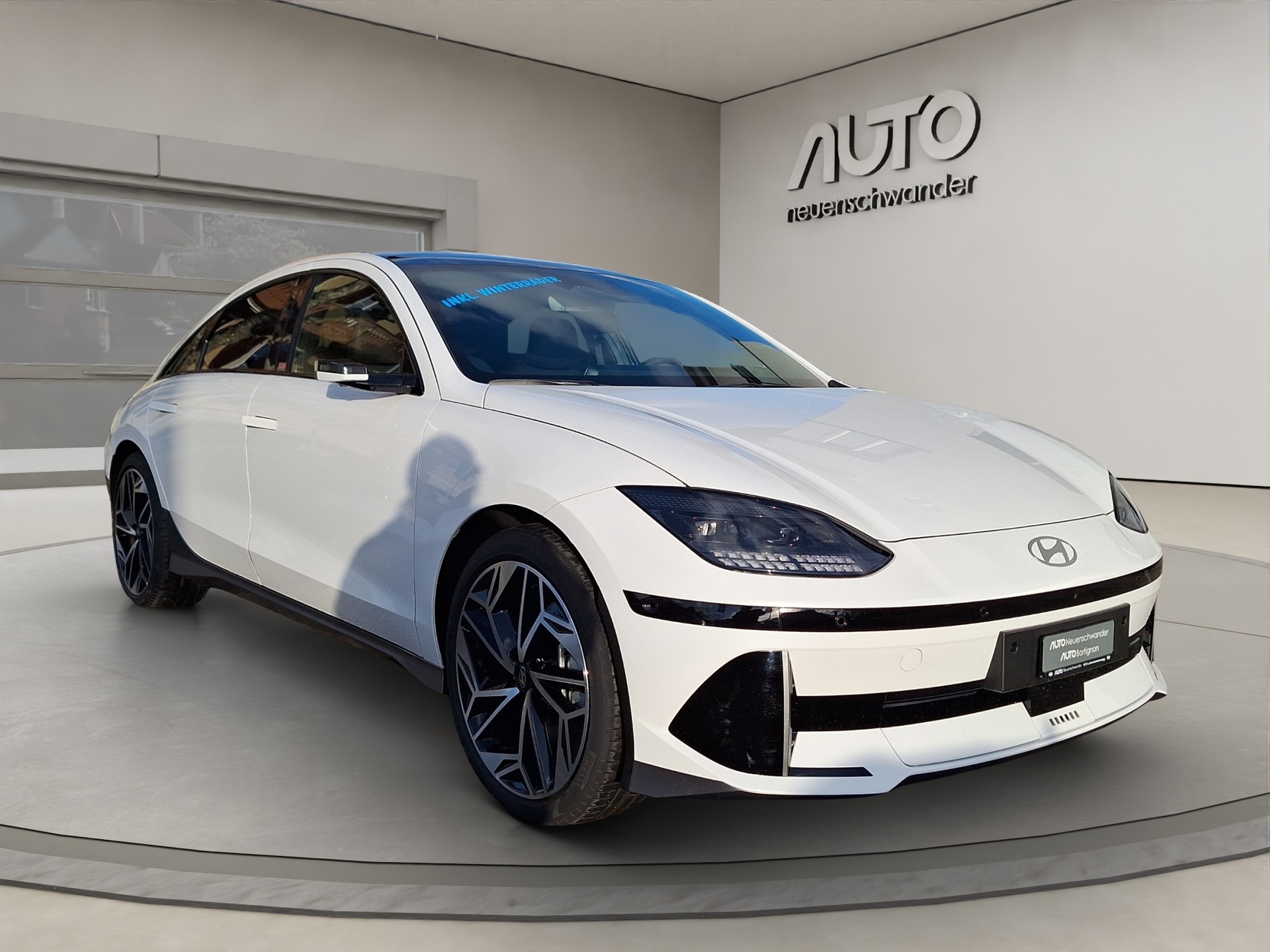 HYUNDAI Ioniq 6 77kWh Launch Edition 4WD-showroom-element-2